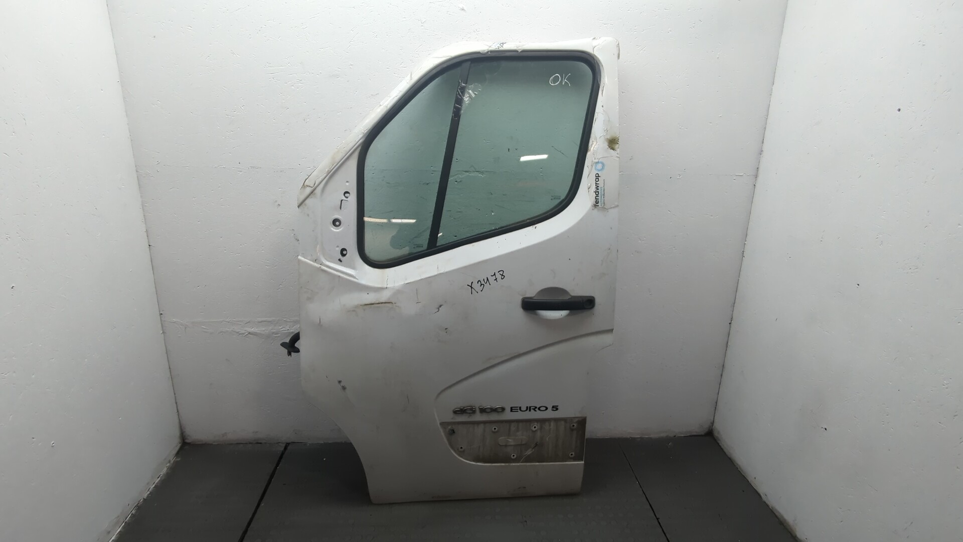 Дверь передняя левая