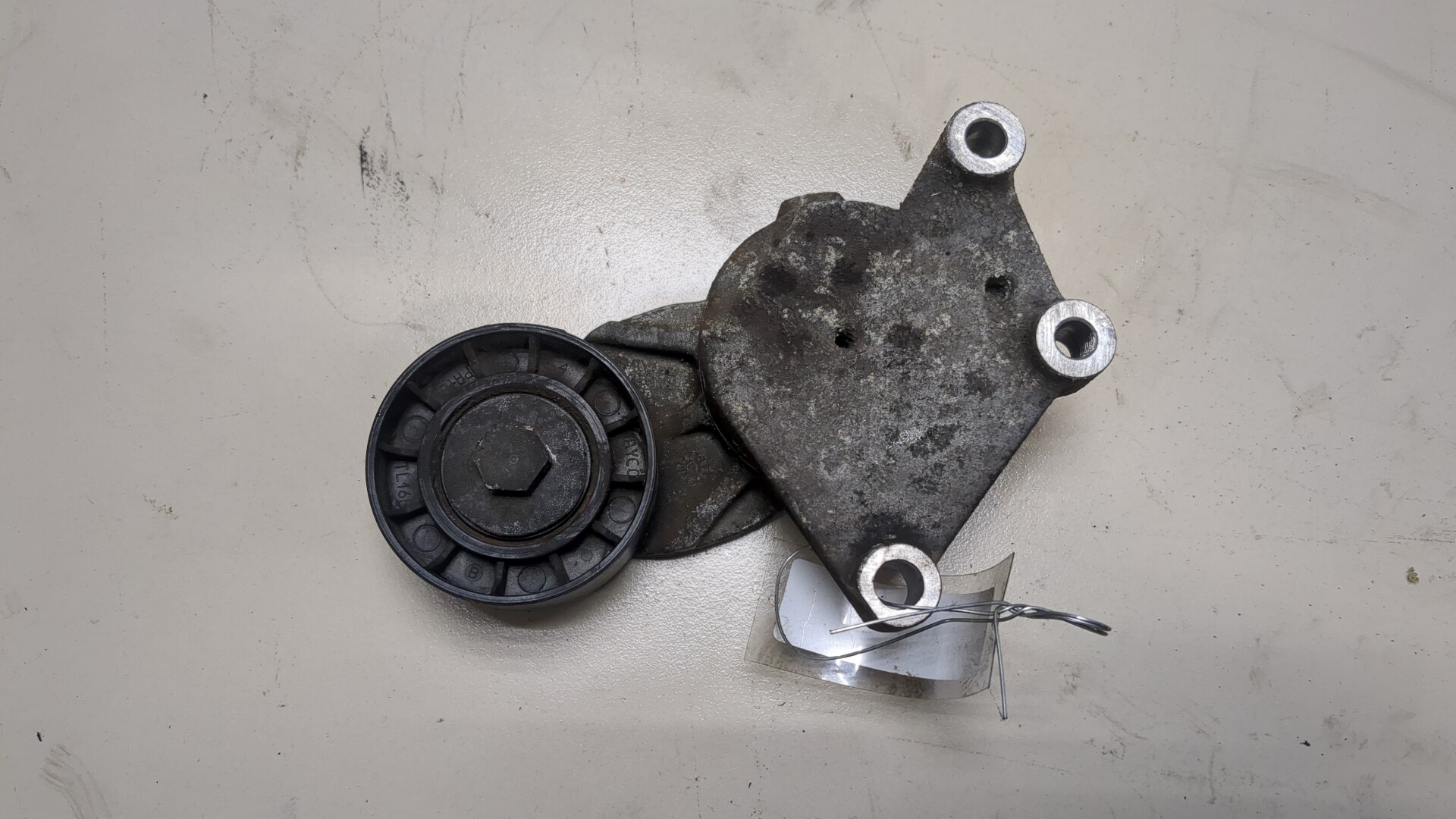 Натяжитель ремня