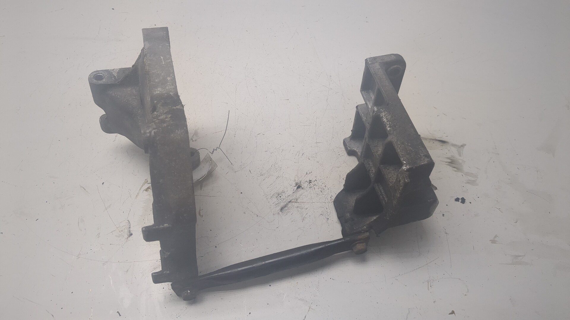 Кронштейн генератора