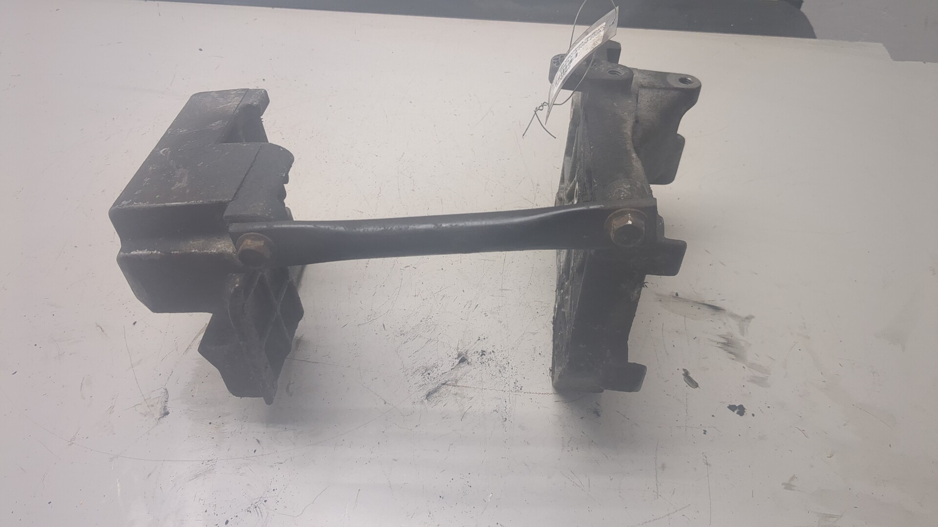 Кронштейн генератора