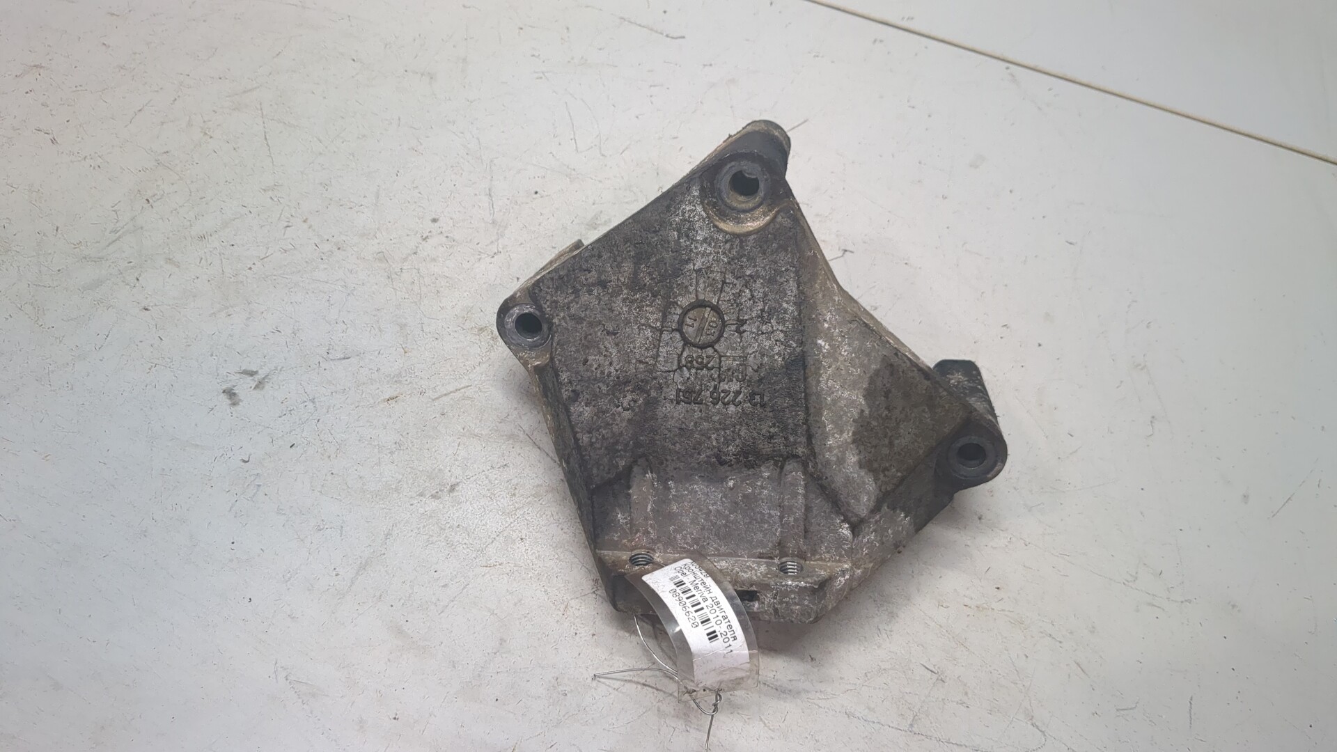 Кронштейн двигателя