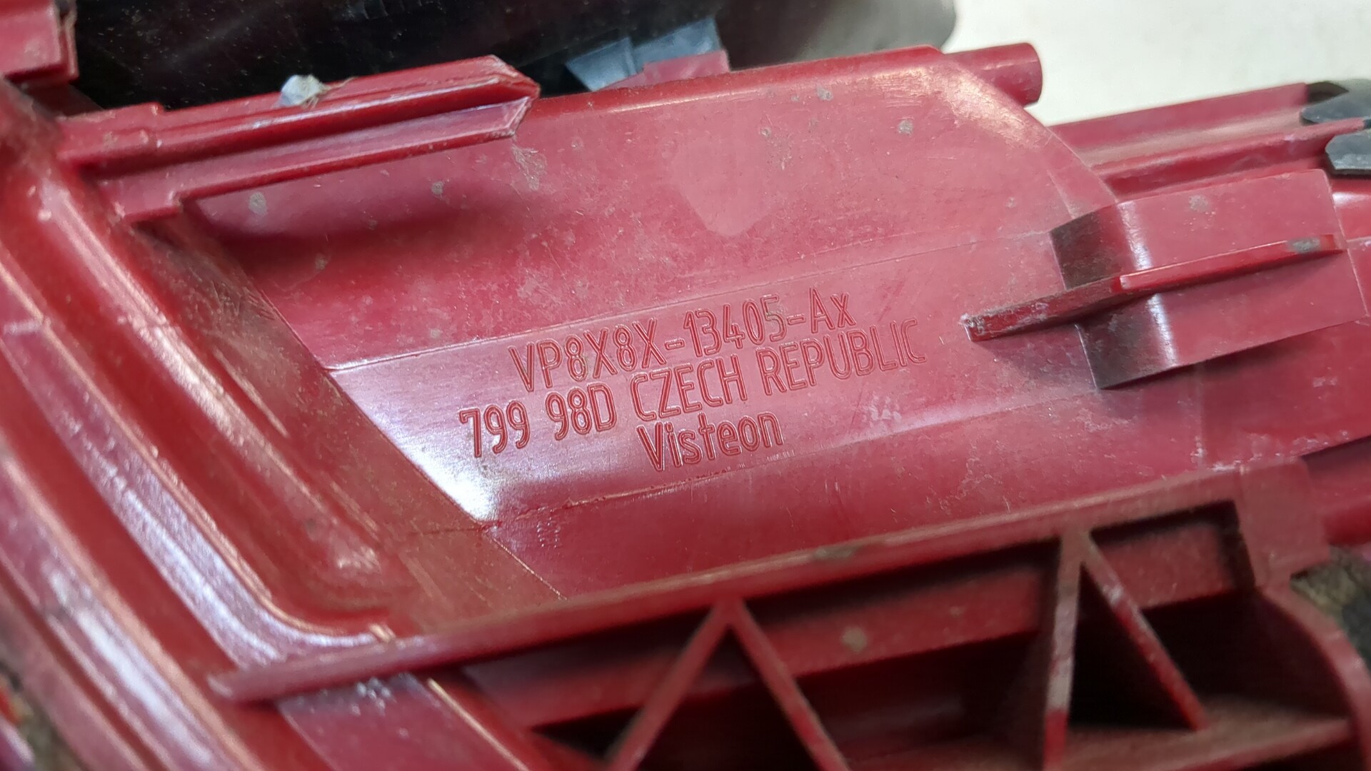 Фонарь задний левый
