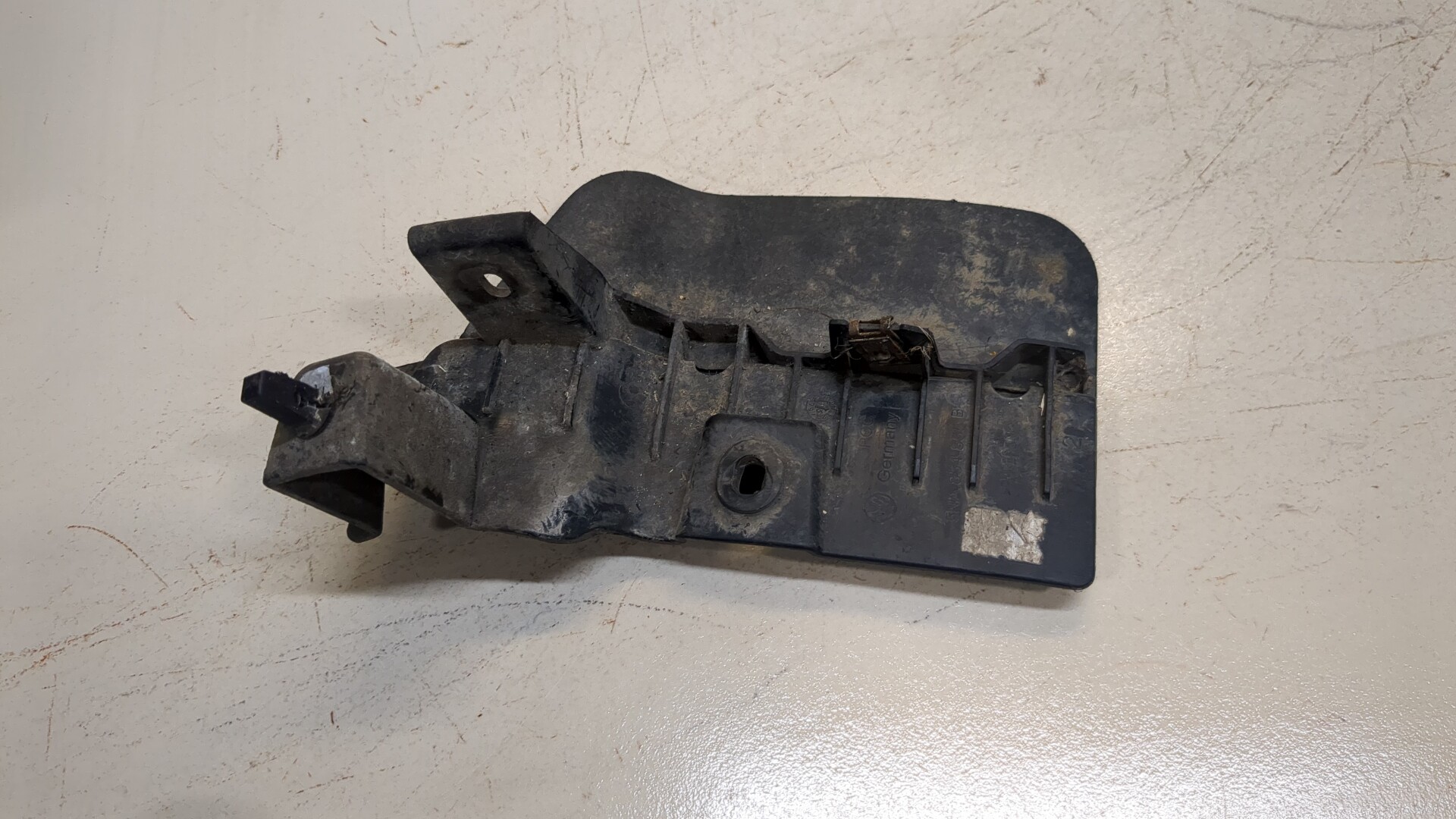 Брызговик задний левый