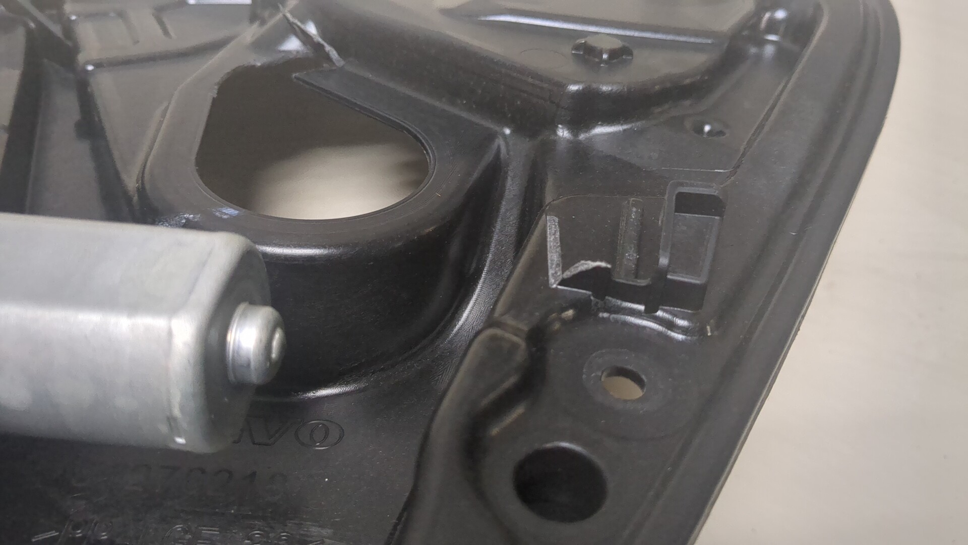 Стеклоподъемник электр. задний правый