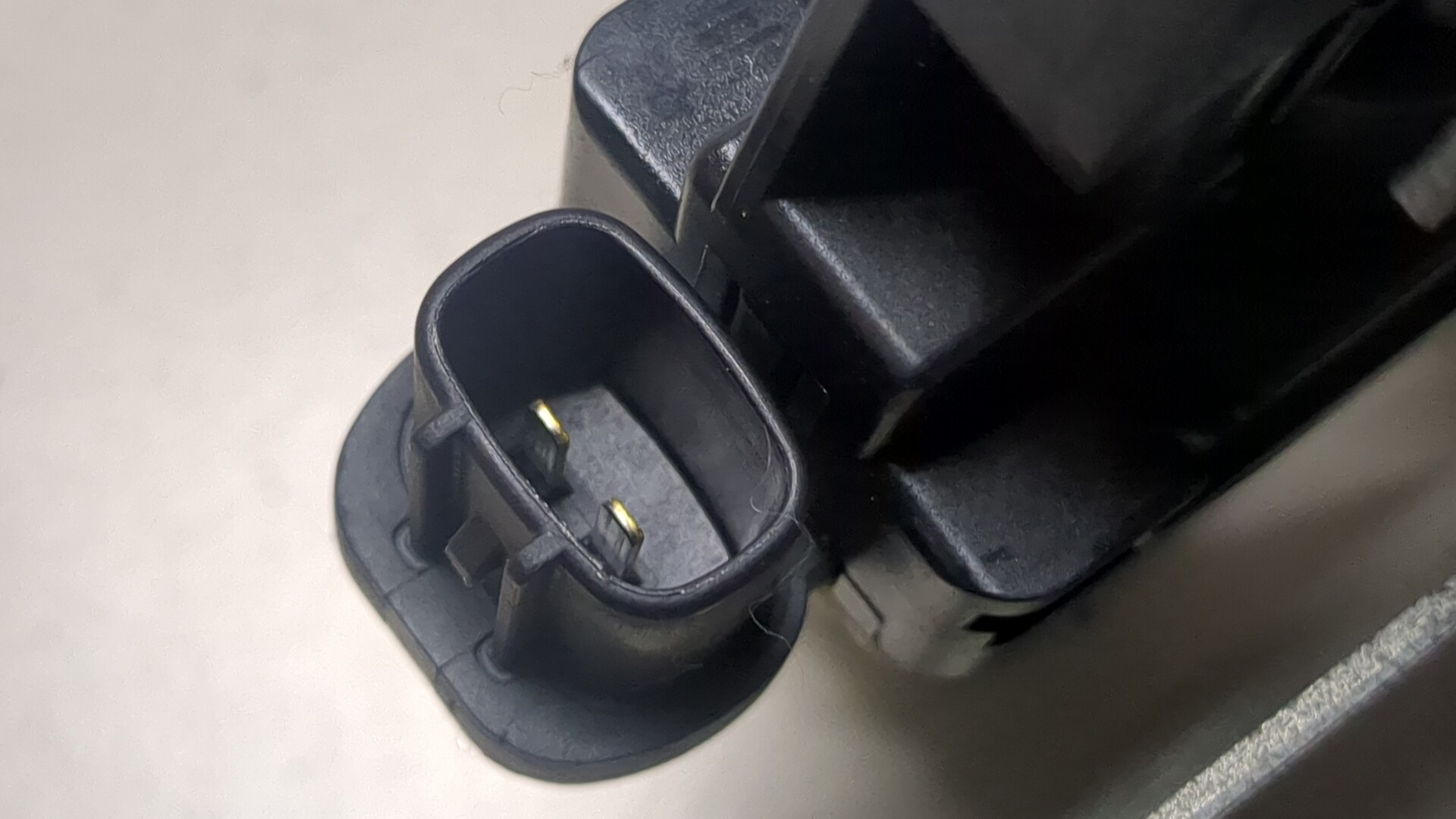 Стеклоподъемник электр. задний правый