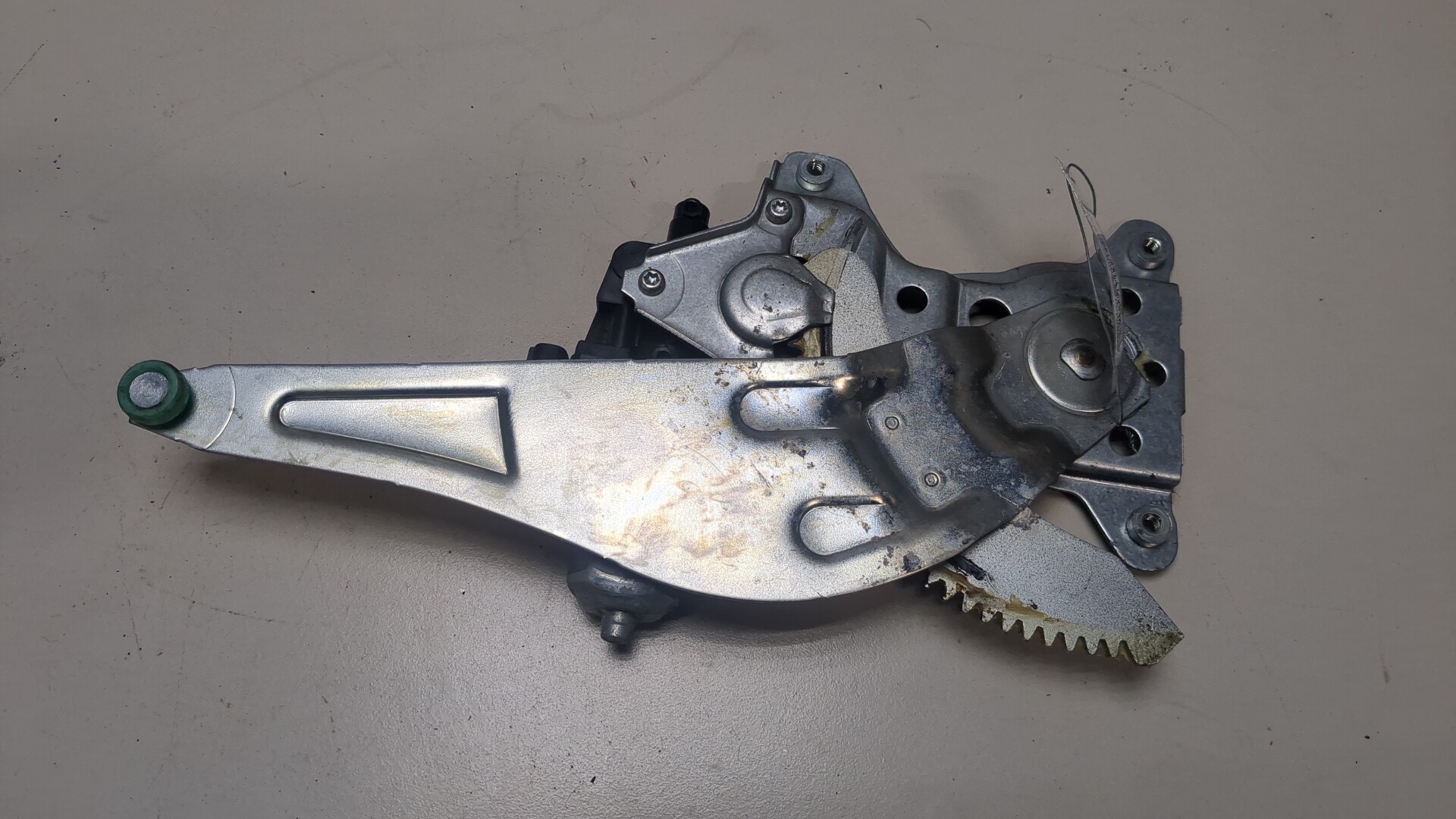 Стеклоподъемник электр. задний правый