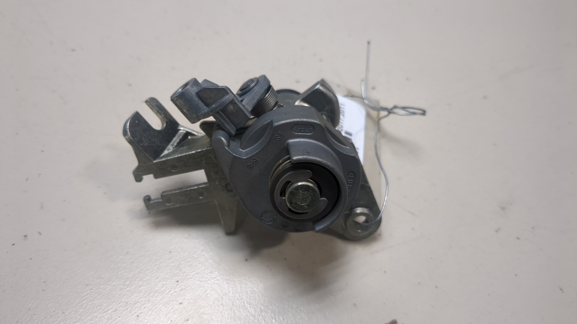 Вставка замка двери