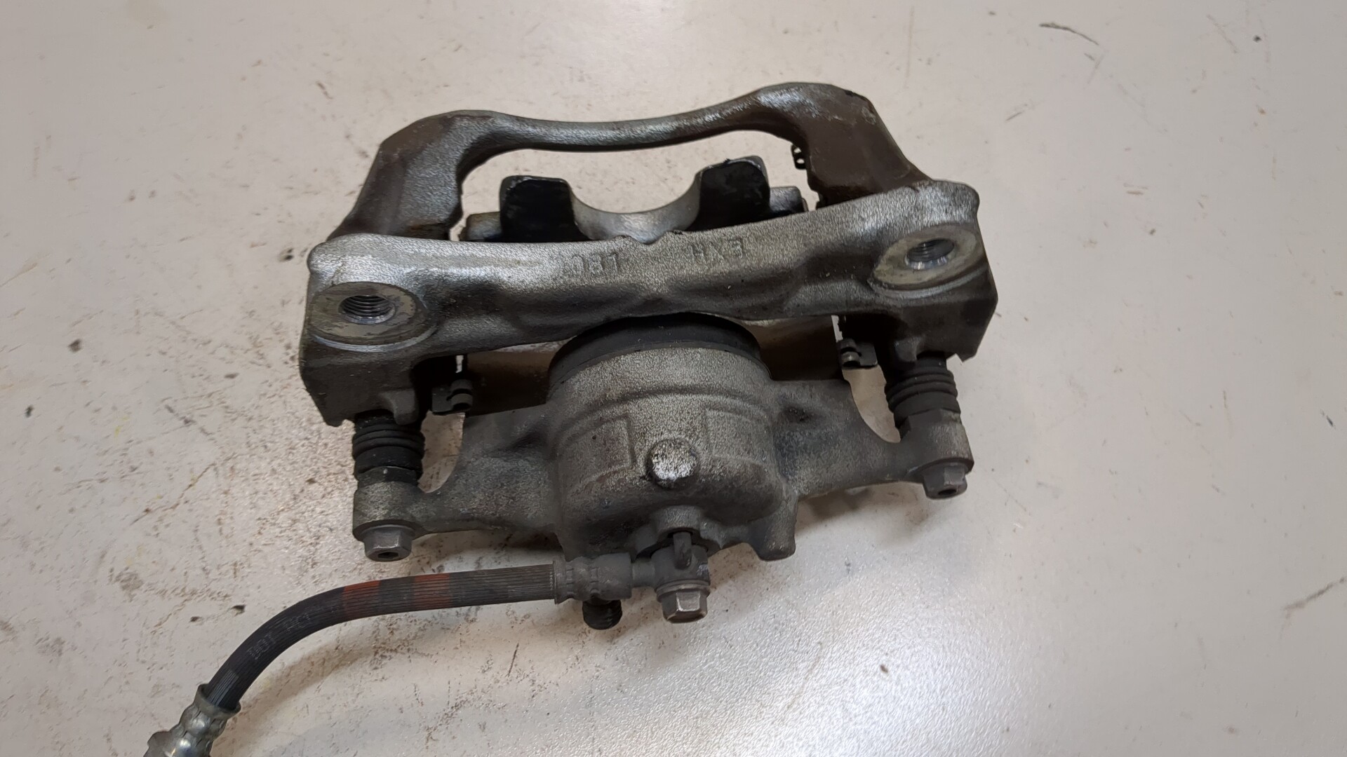 Суппорт передний правый