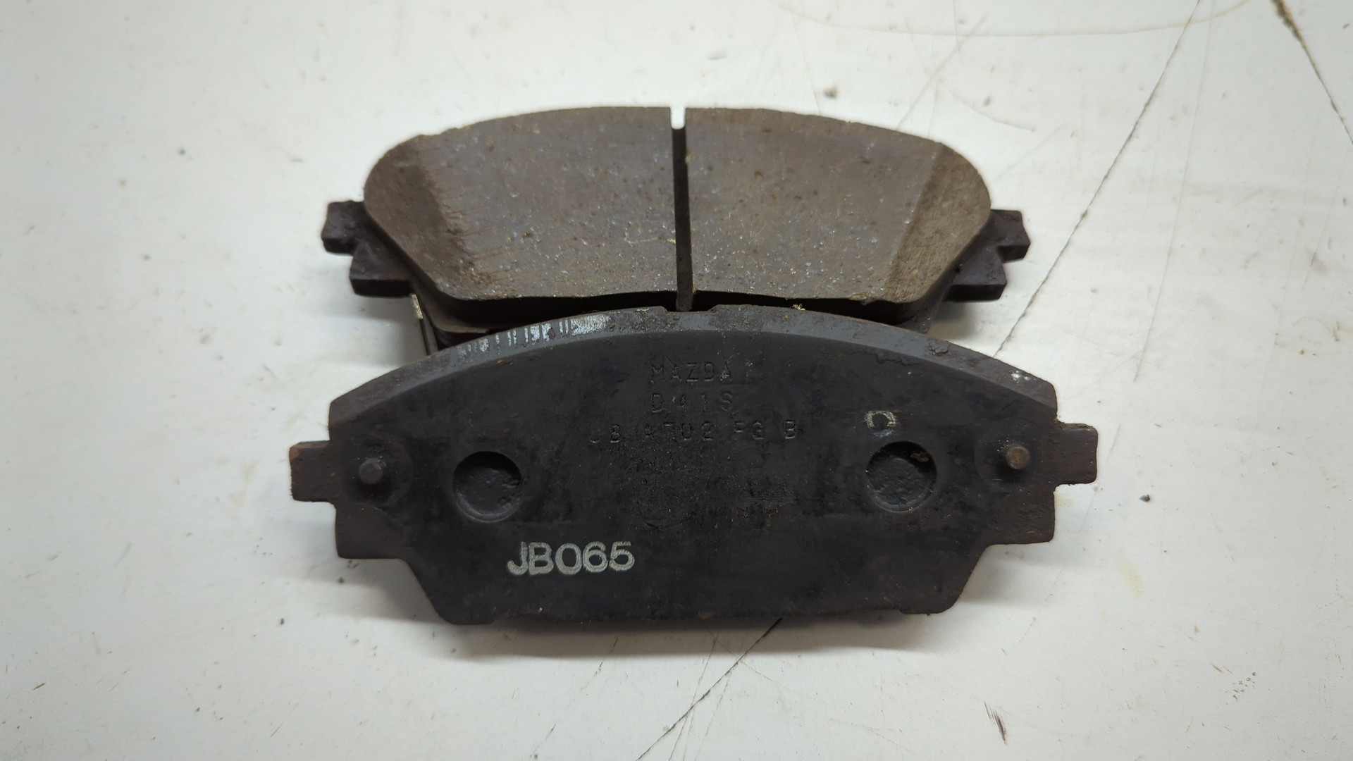 Колодки тормозные передние к-т