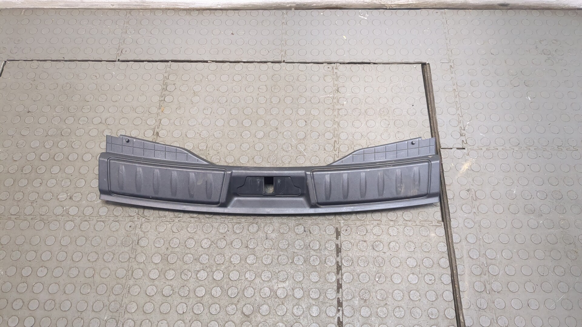 Обшивка багажника