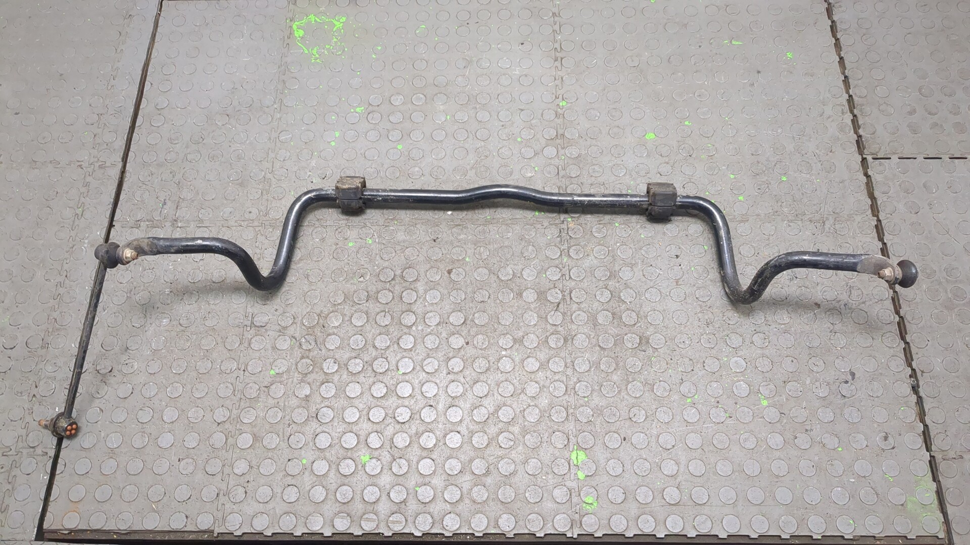 Стабилизатор передний