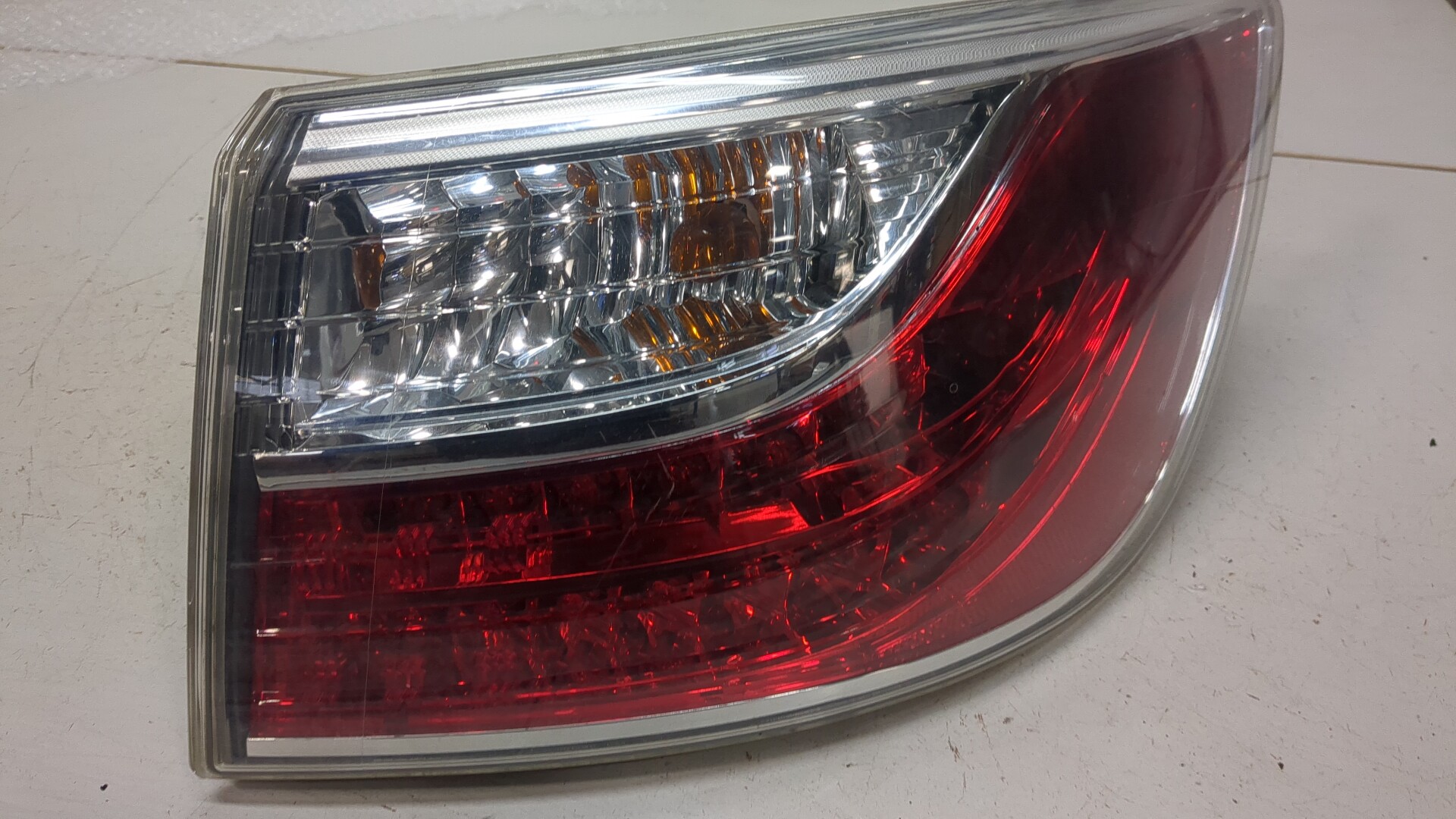 Фонарь задний правый