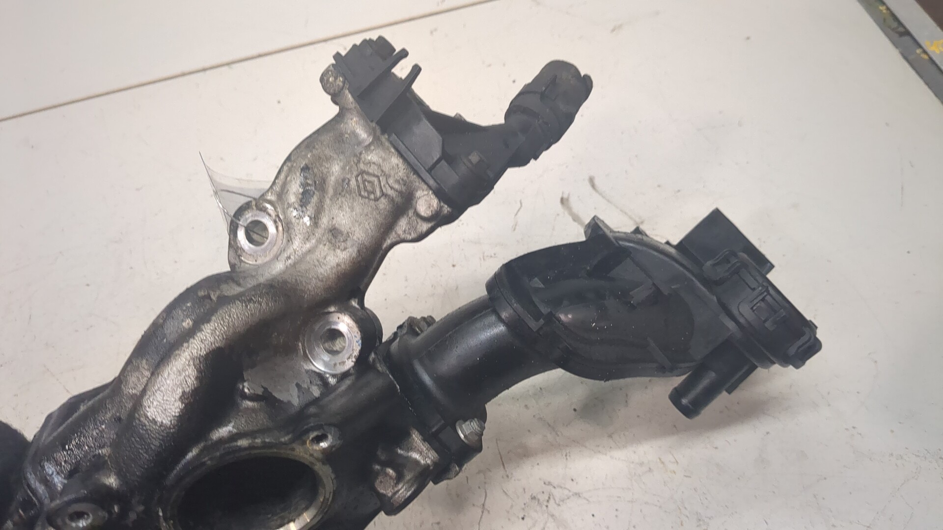 Тройник вентиляции картерных газов