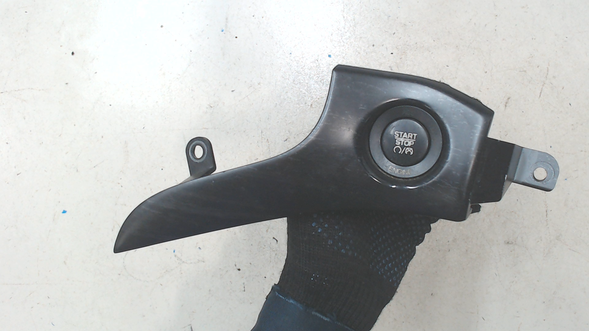 Кнопка запуска двигателя