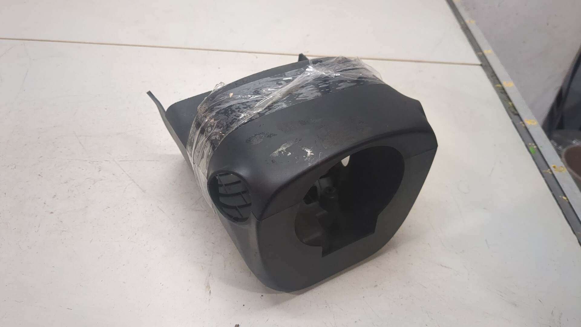 Кожух рулевой колонки