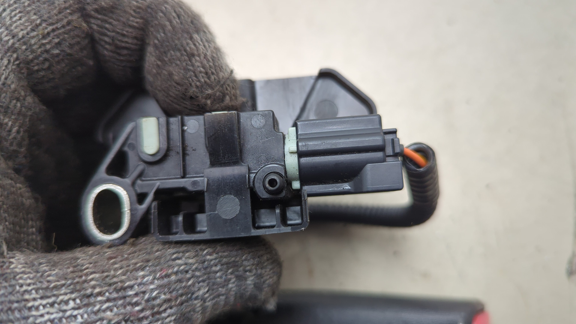 Ответная часть ремня безопасности