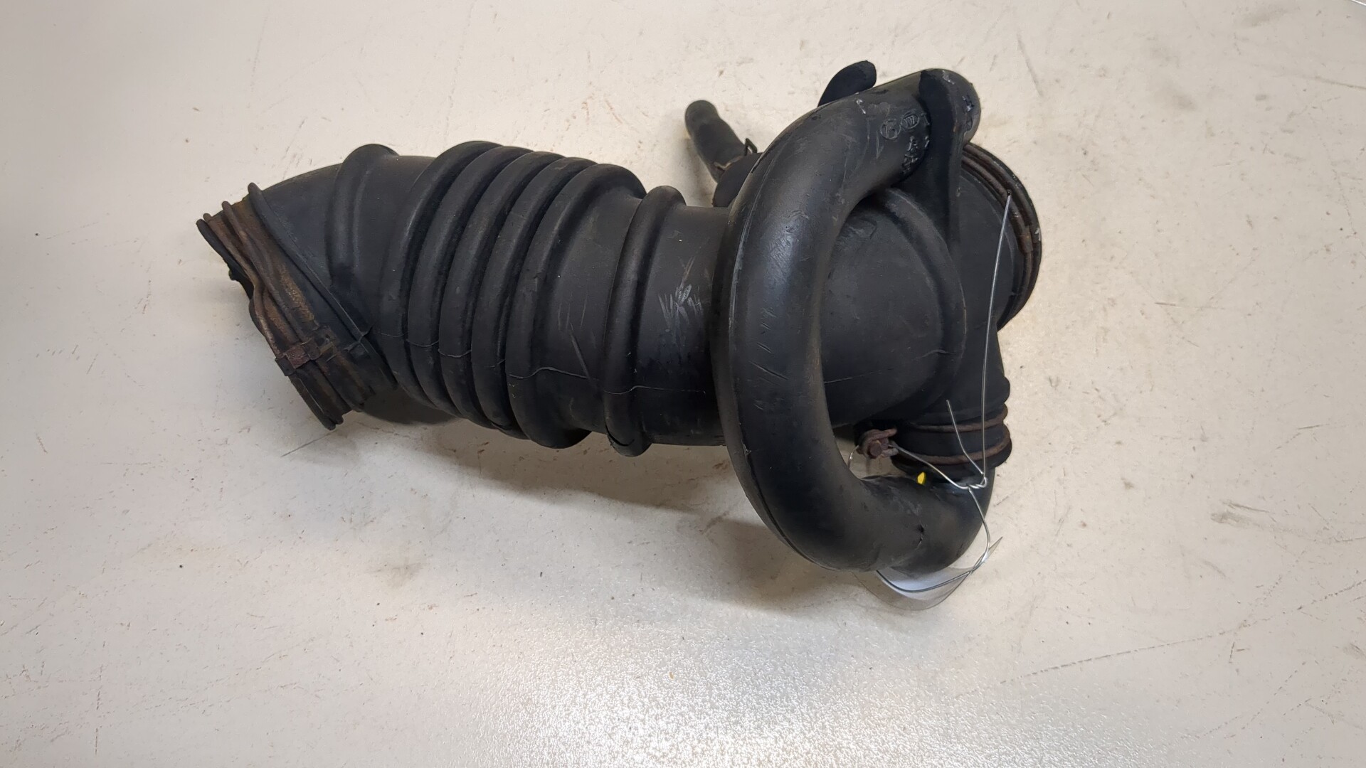 Патрубок воздушного фильтра