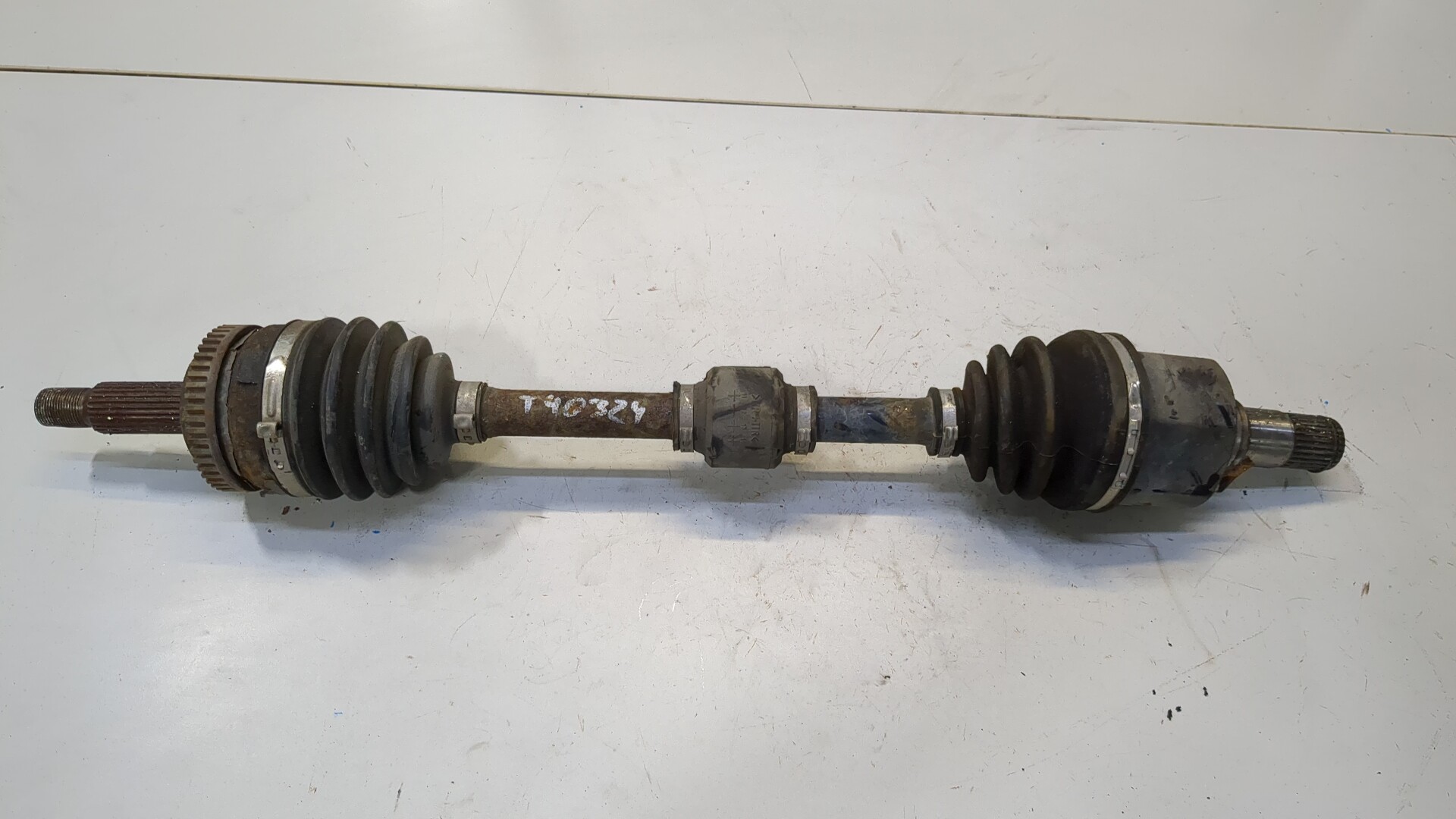 Полуось передняя левая