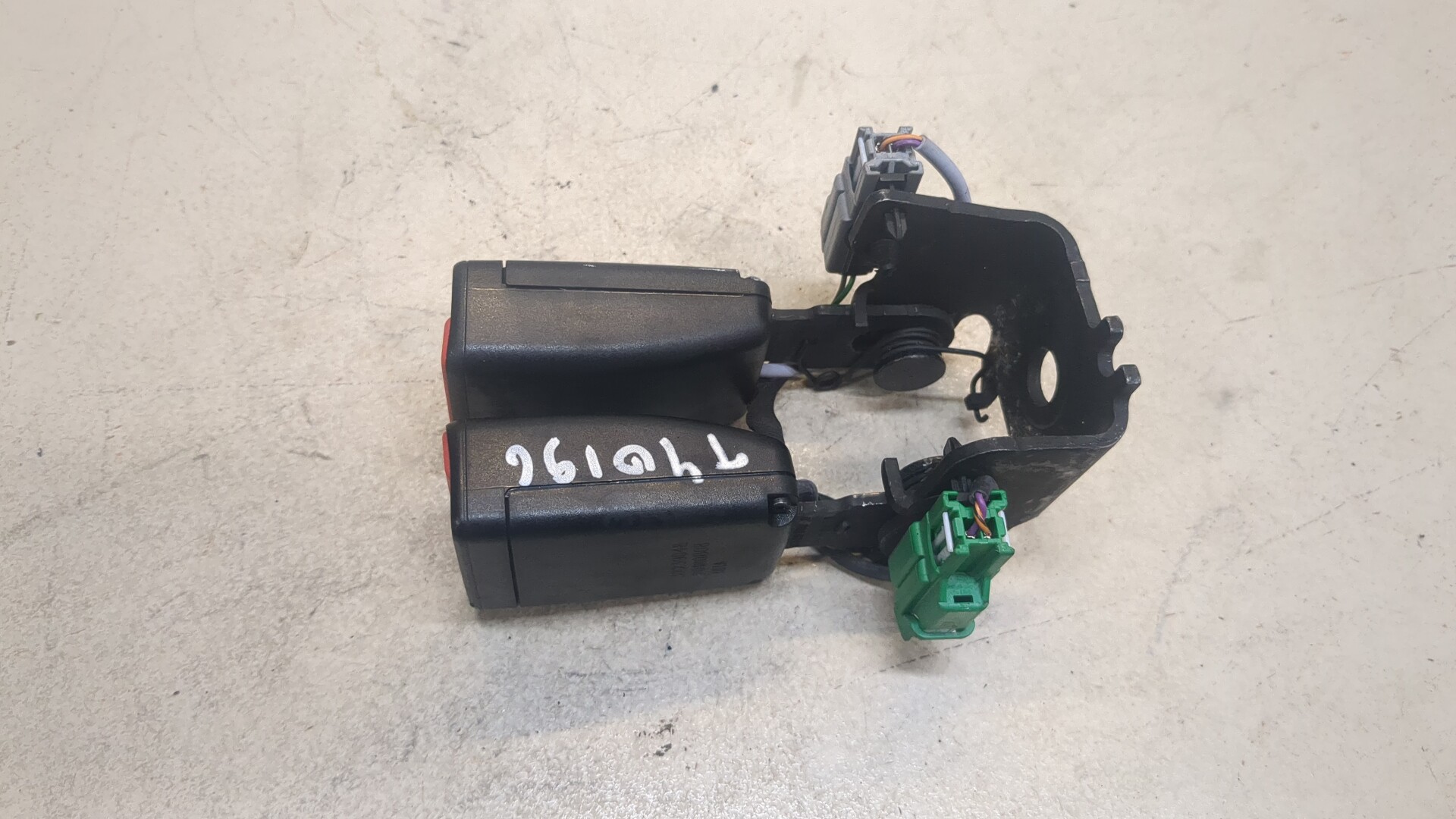 Ответная часть ремня безопасности