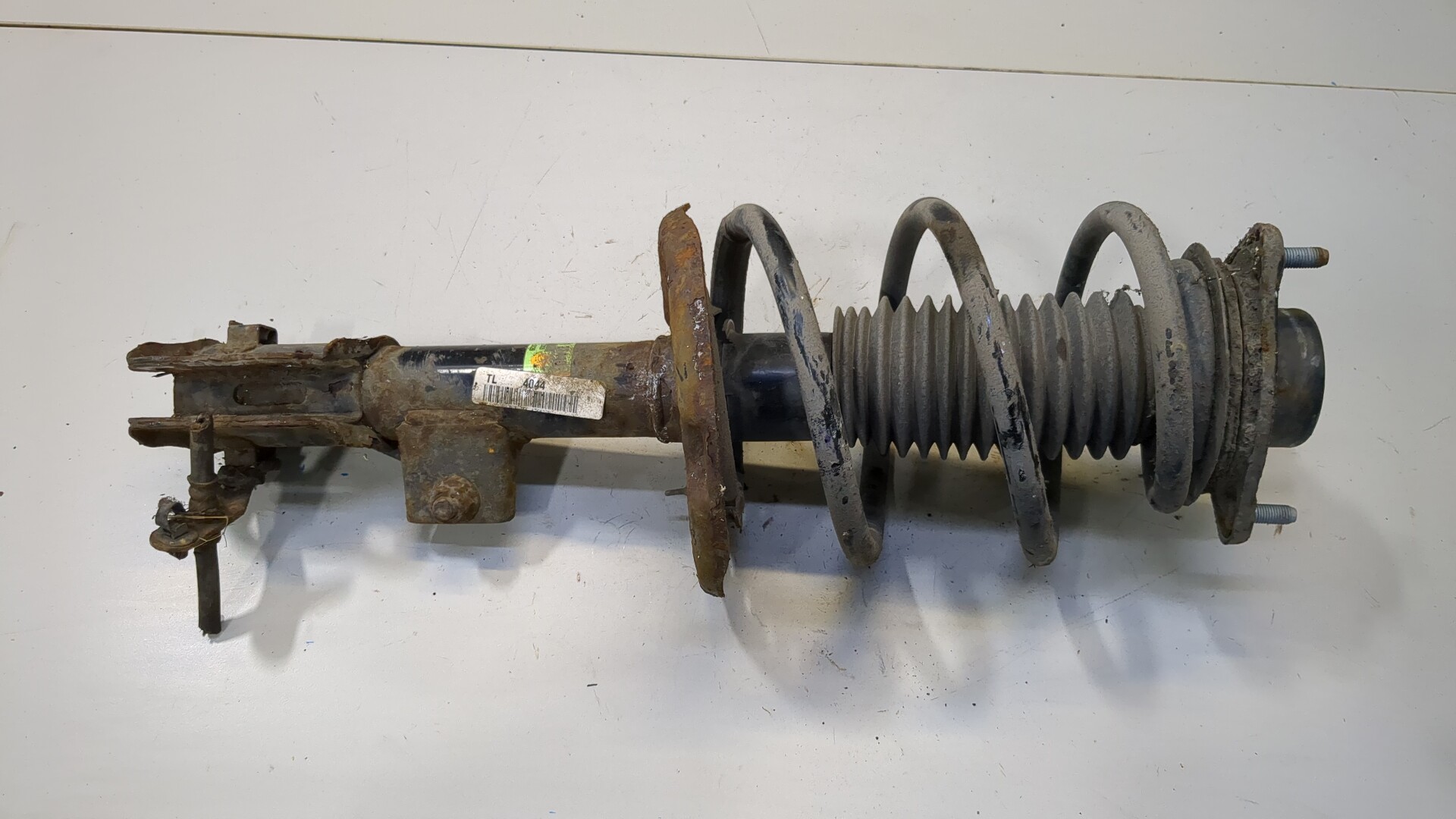 Амортизатор передний правый