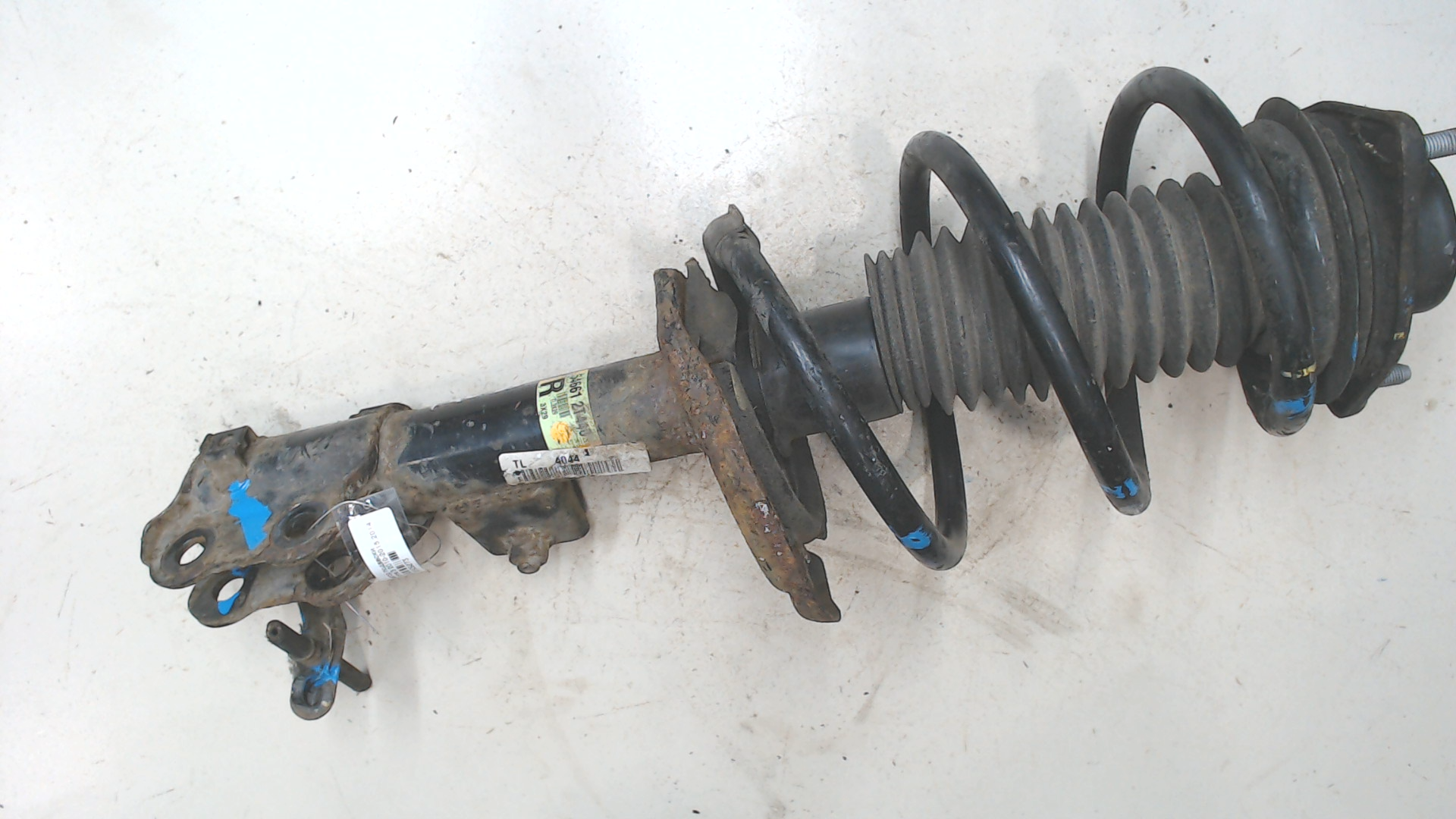 Амортизатор передний правый