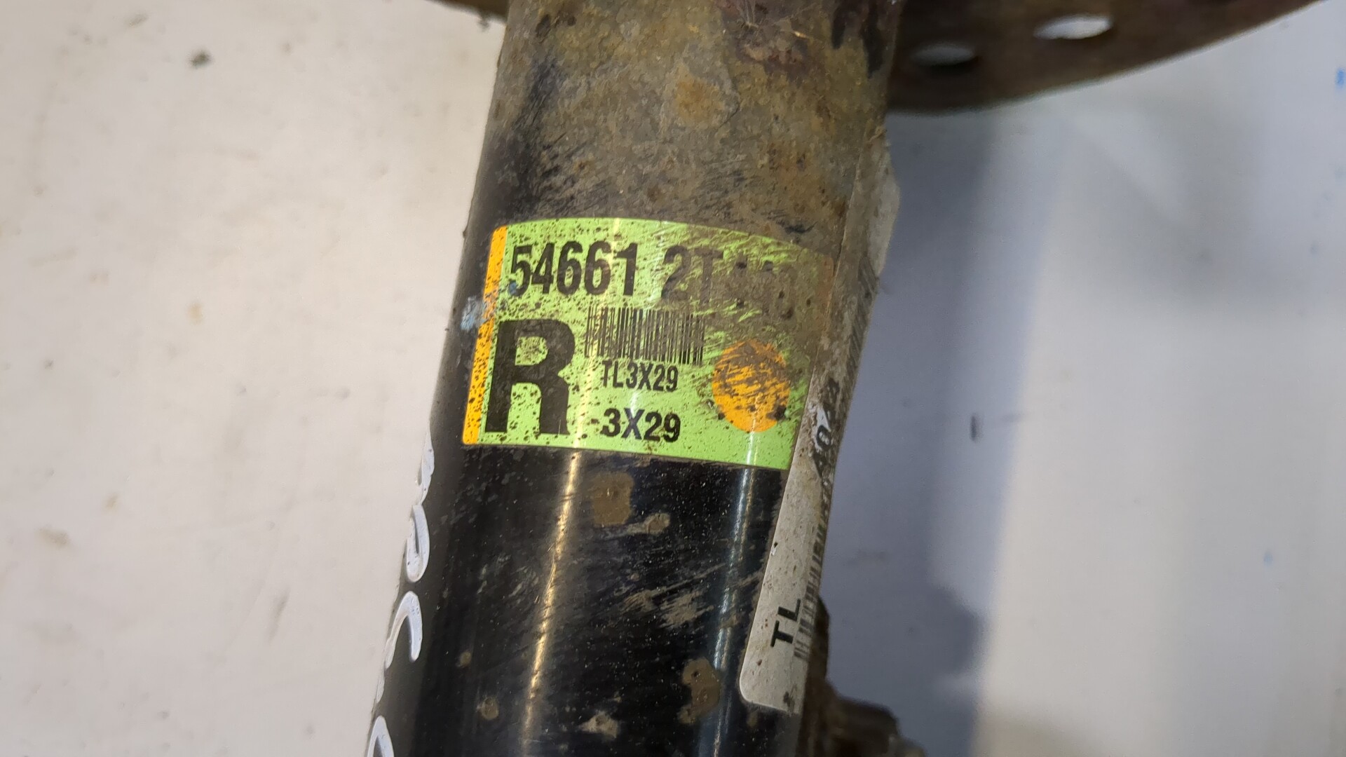 Амортизатор передний правый