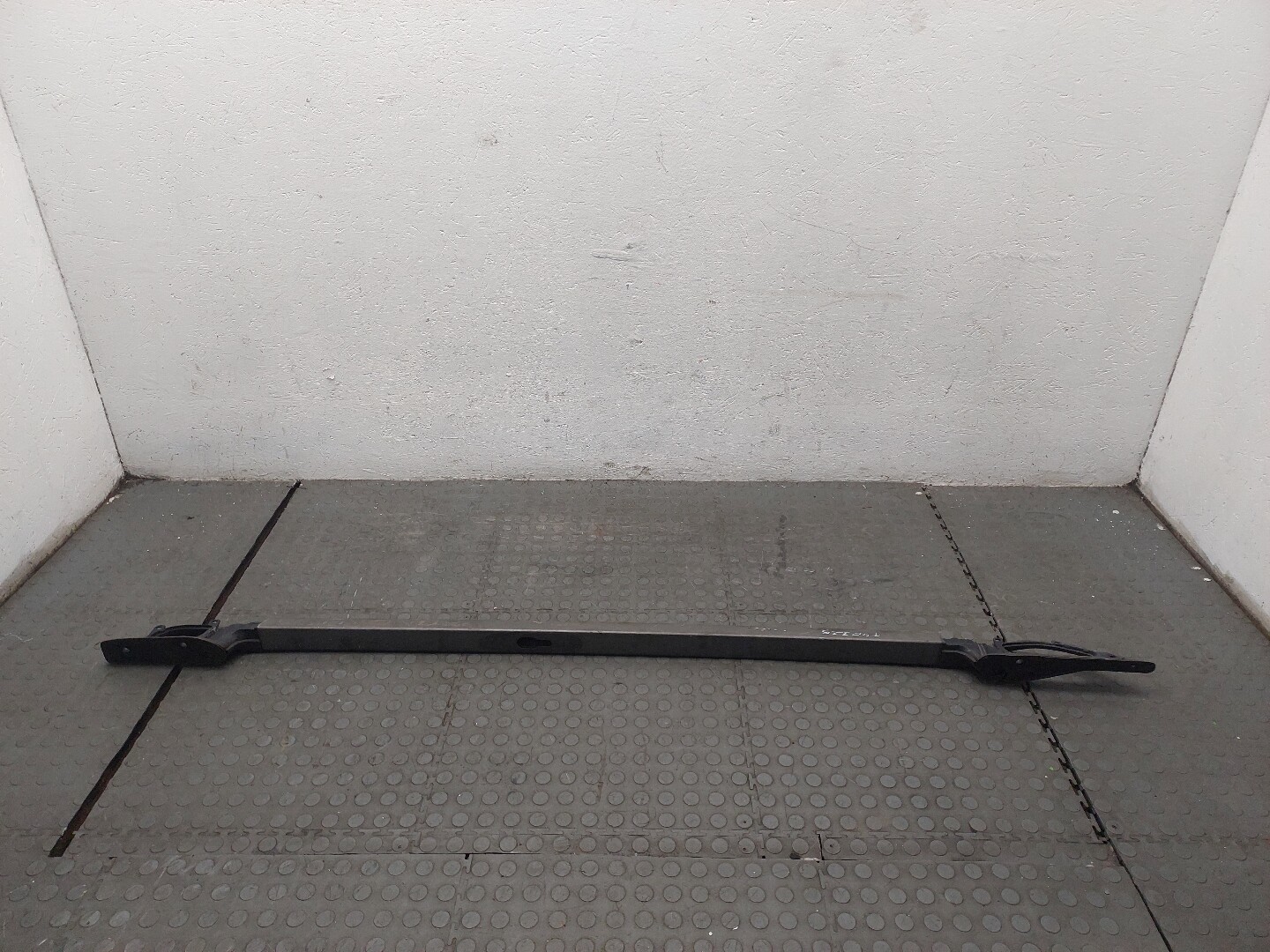 Рейлинг (релинг) правый (планка на крышу)