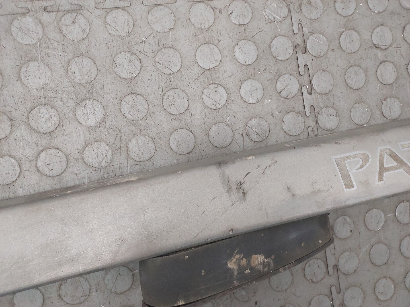 Рейлинг (релинг) левый (планка на крышу)