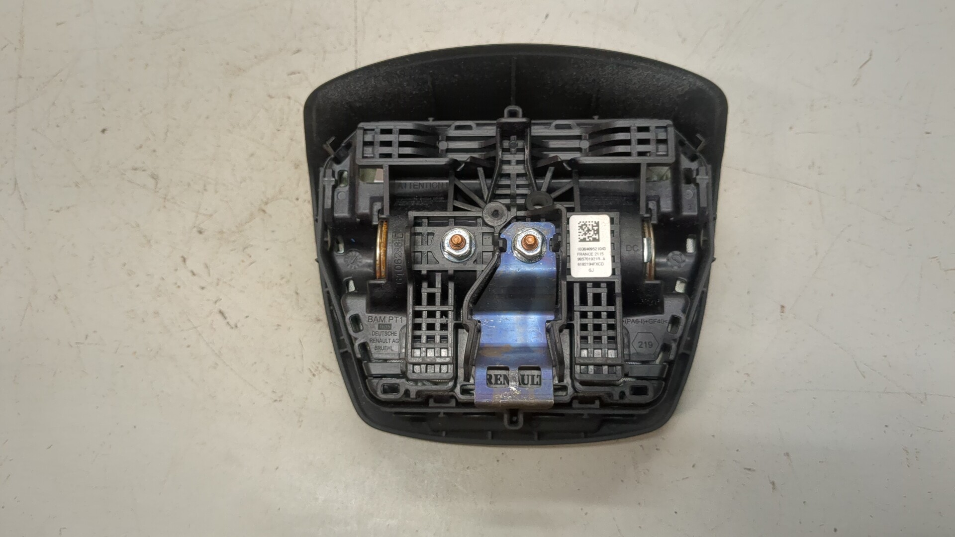 Подушка безопасности в рулевое колесо