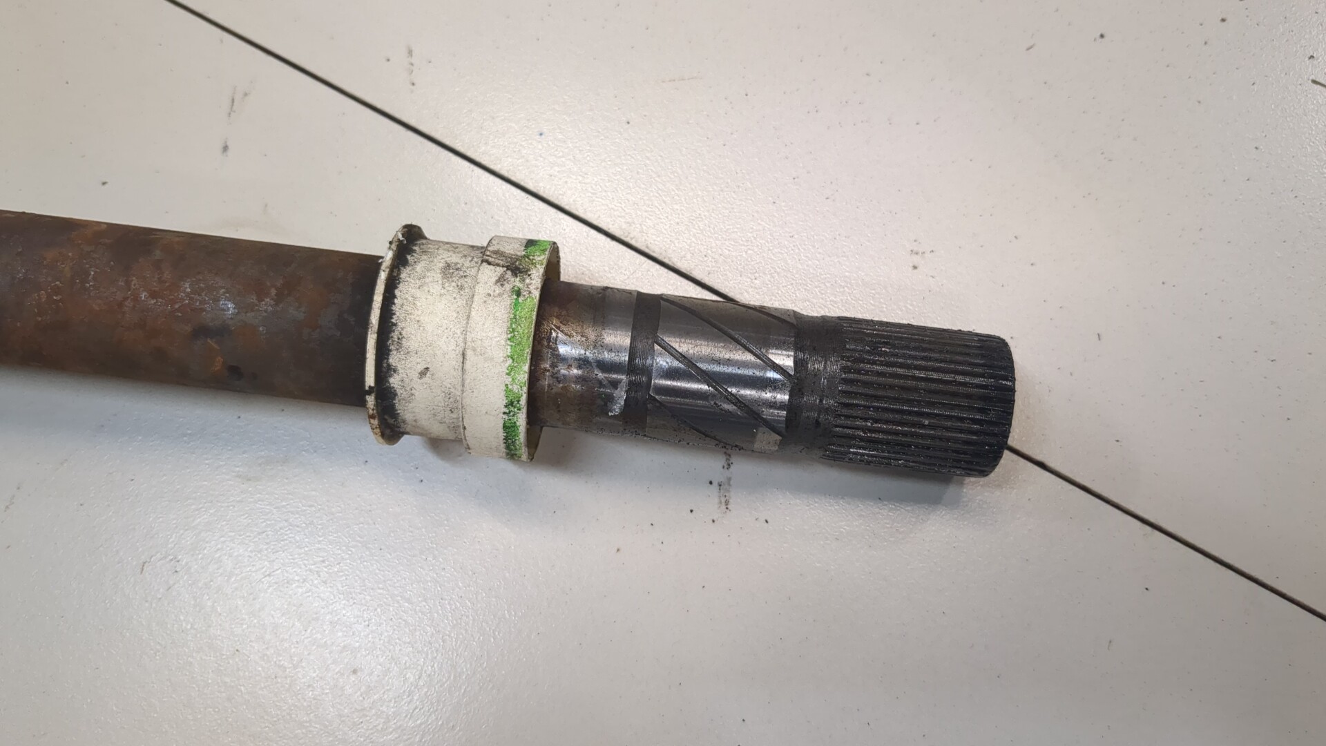 Полуось передняя правая