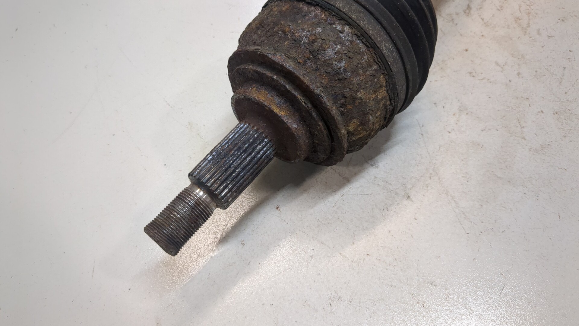 Полуось передняя правая