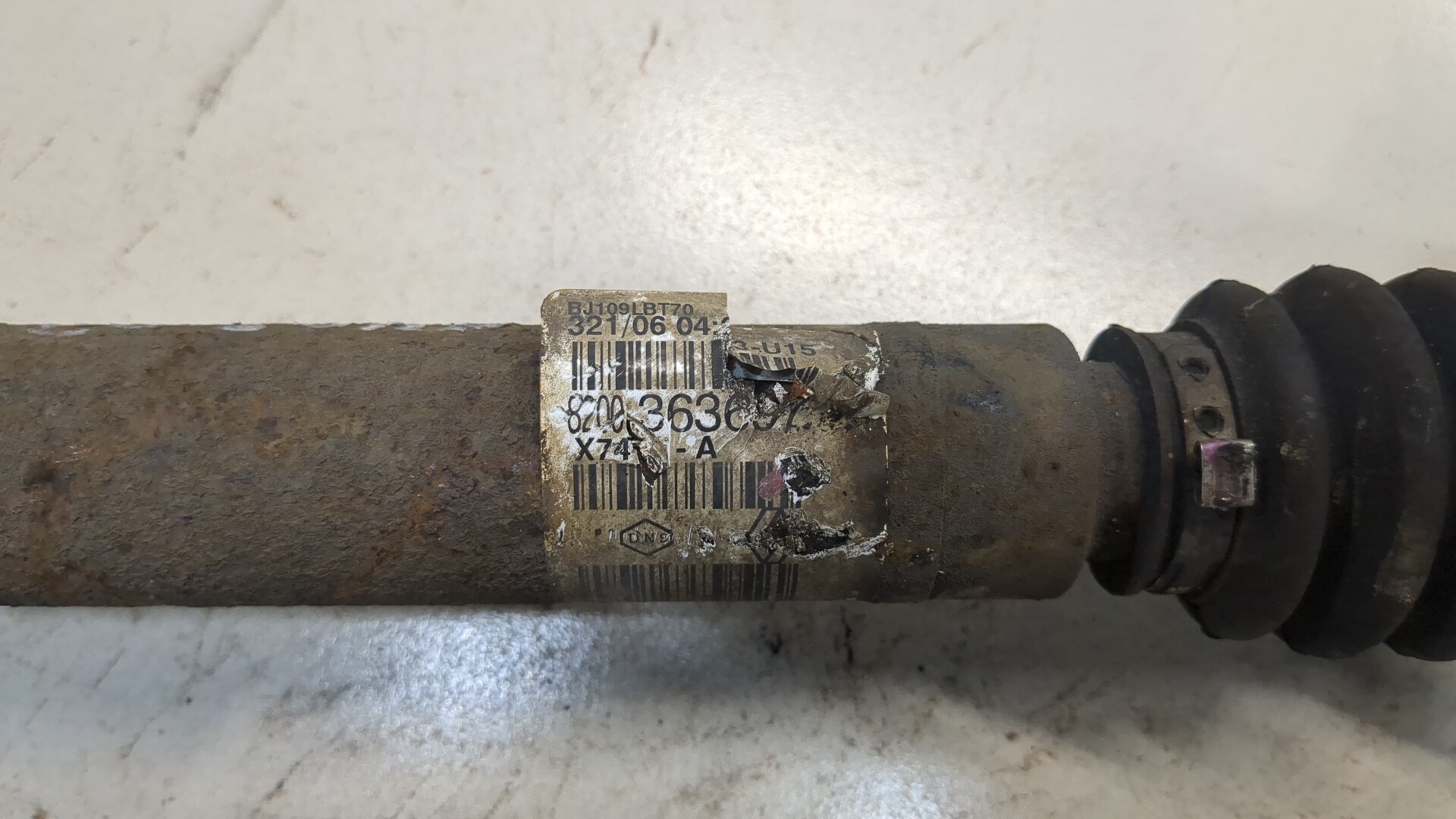 Полуось передняя правая