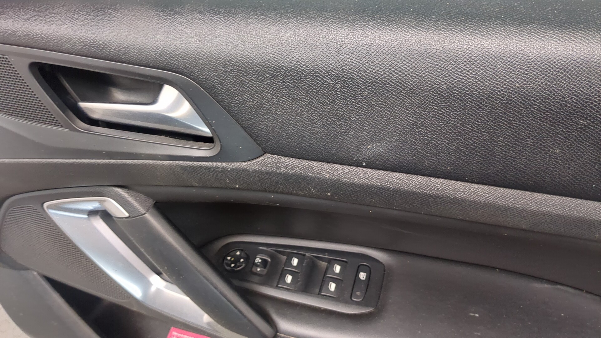 Дверь передняя правая