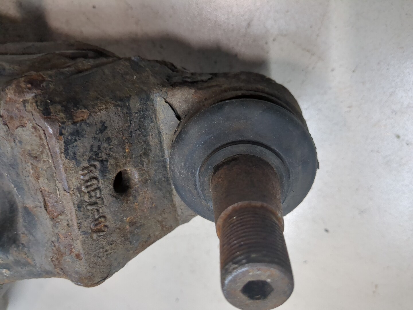 Рычаг передний правый