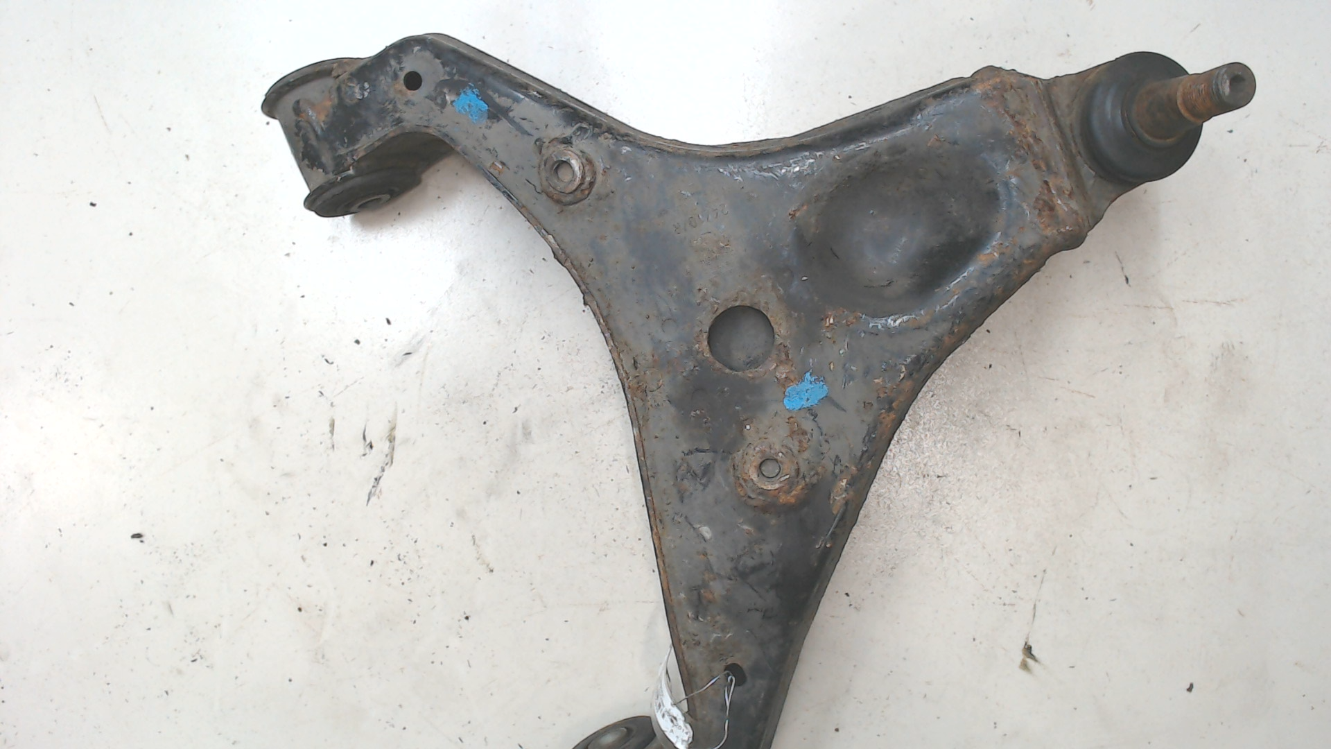 Рычаг передний правый