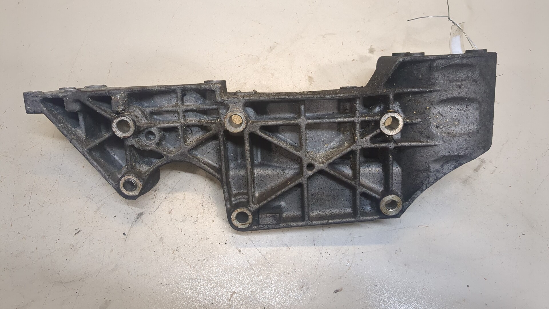 Кронштейн генератора