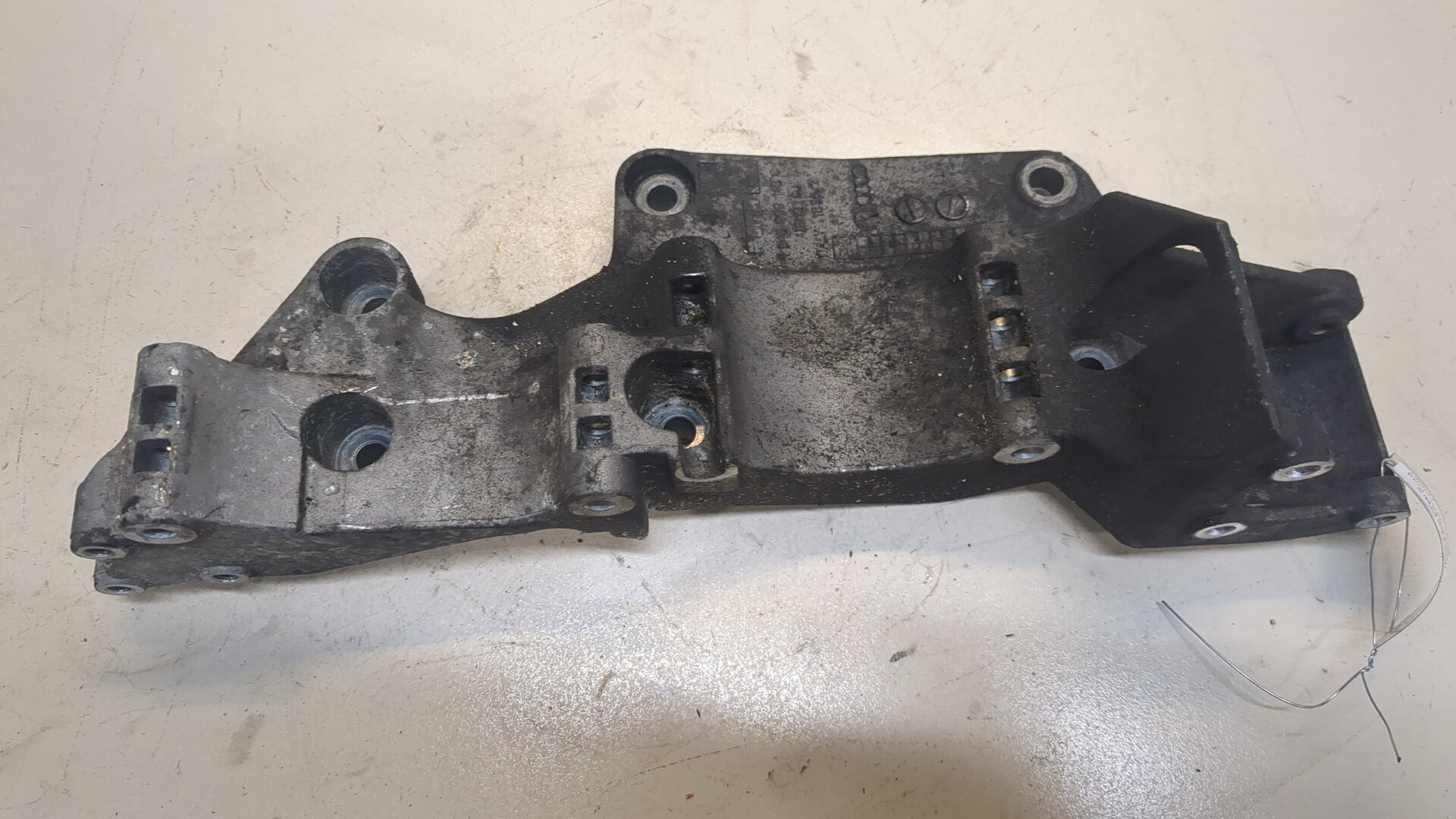 Кронштейн генератора