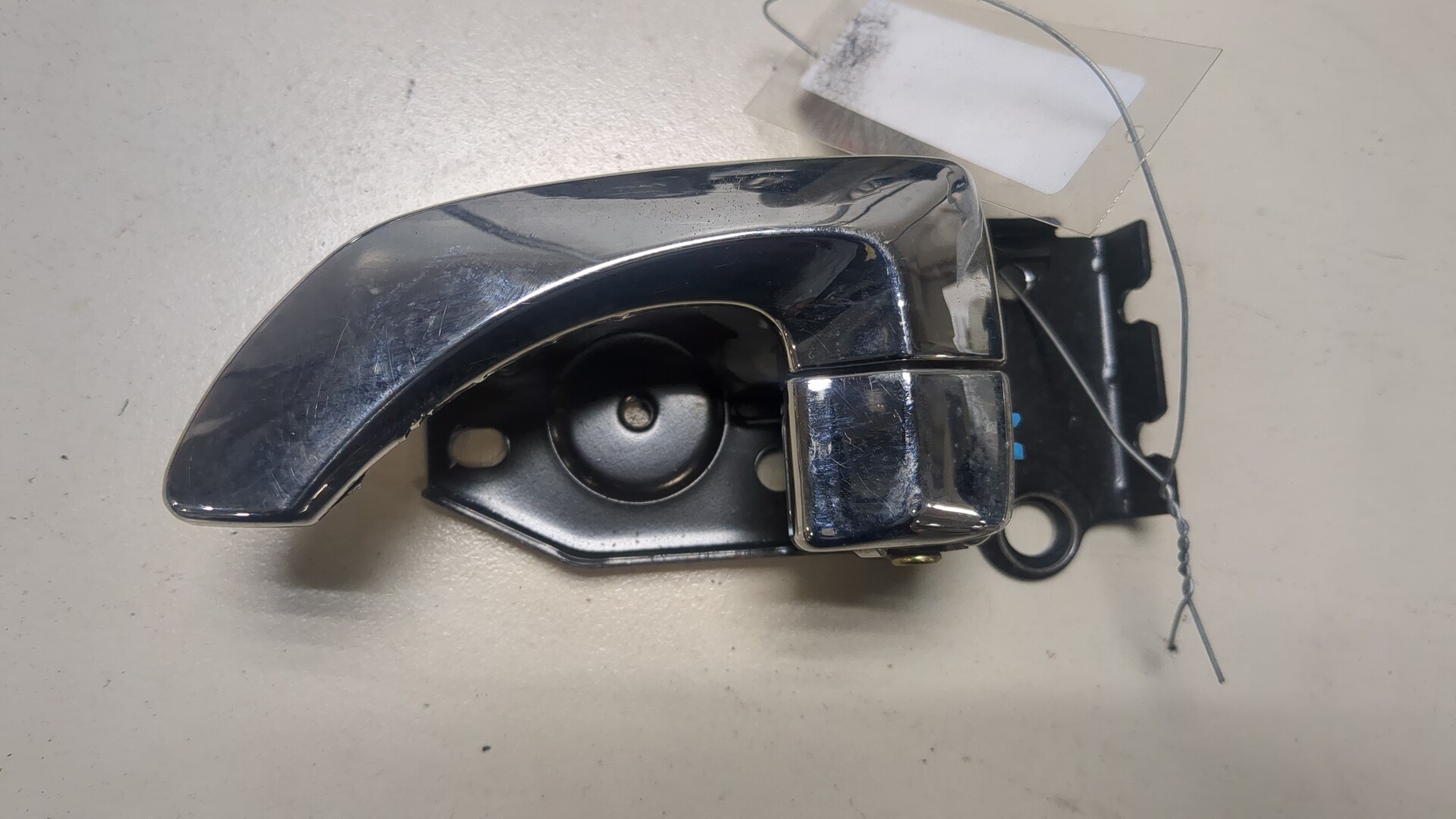 Ручка двери передней внутренняя левая