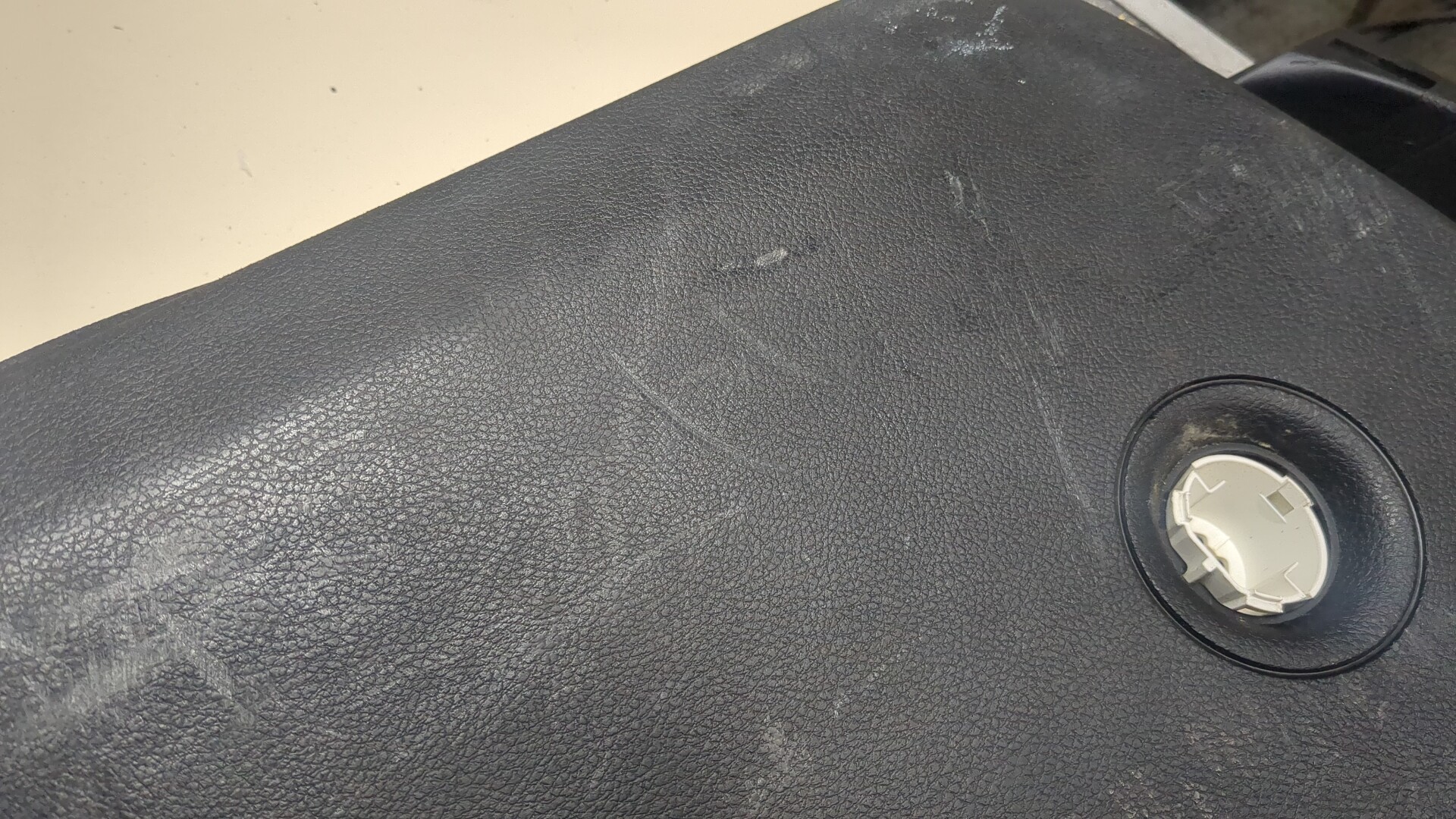 Обшивка двери багажника