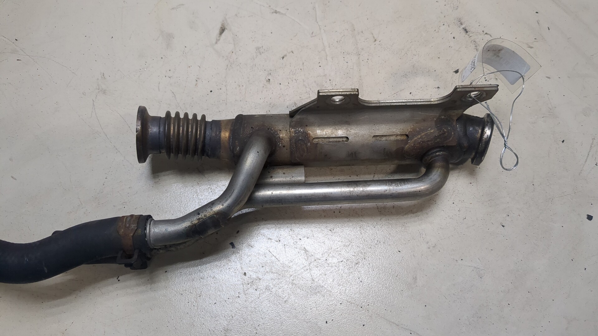 Тройник вентиляции картерных газов