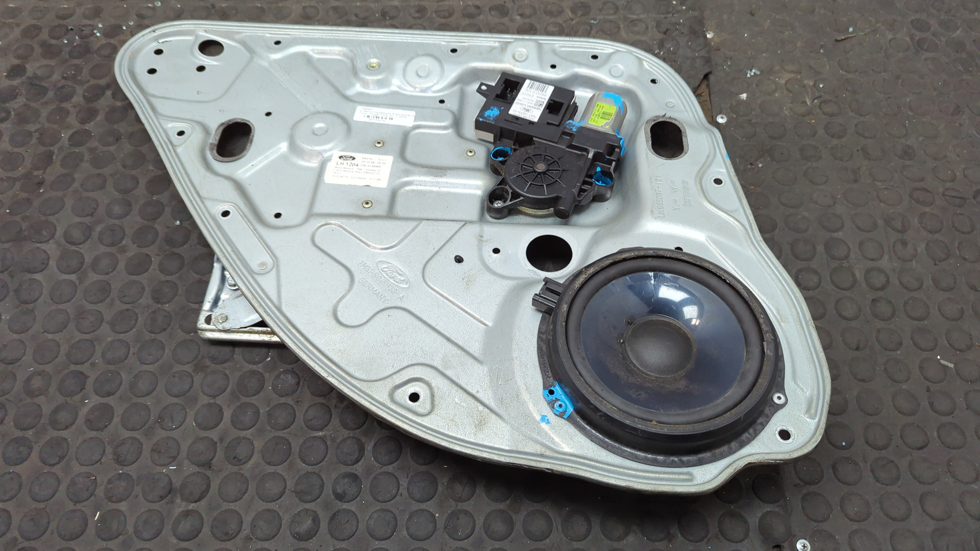 Стеклоподъемник электр. задний левый