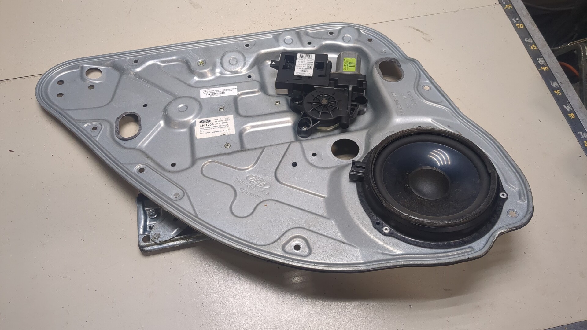 Стеклоподъемник электр. задний левый