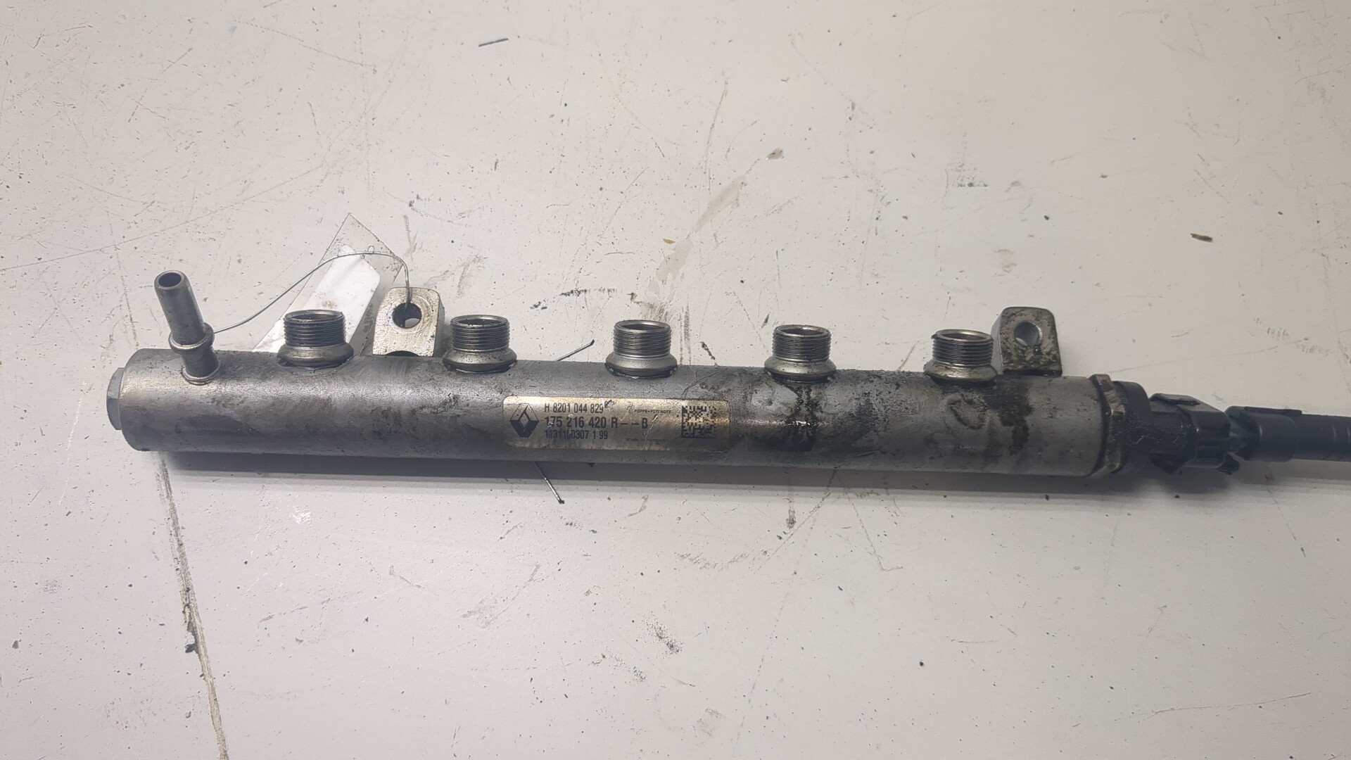 Рейка топливная (рампа)