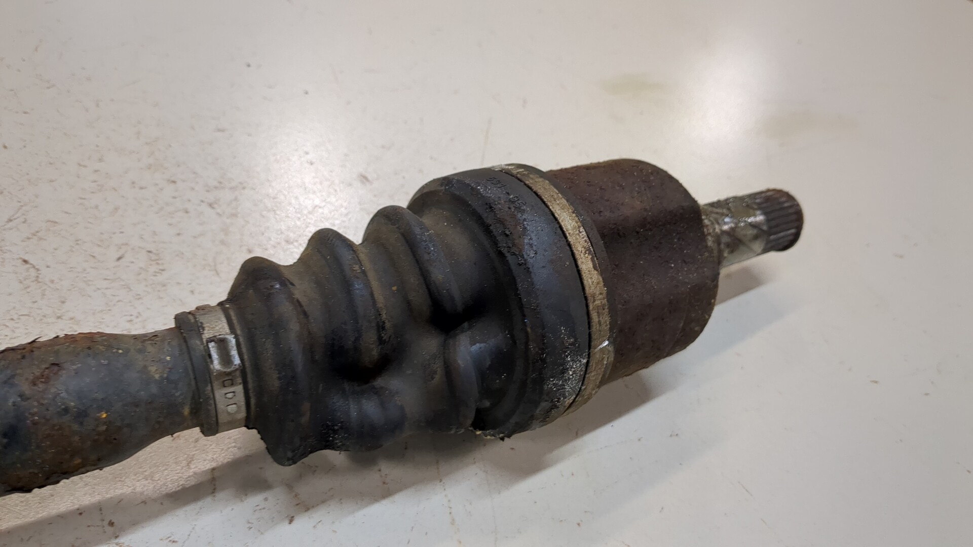 Полуось передняя левая