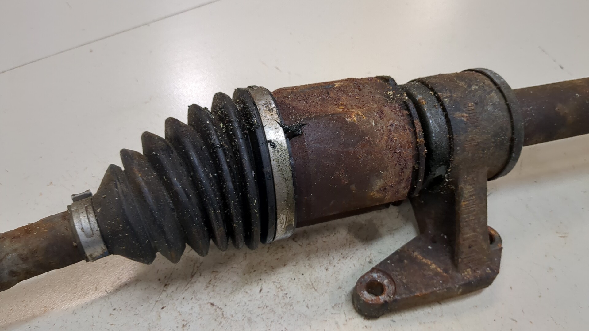 Полуось передняя правая