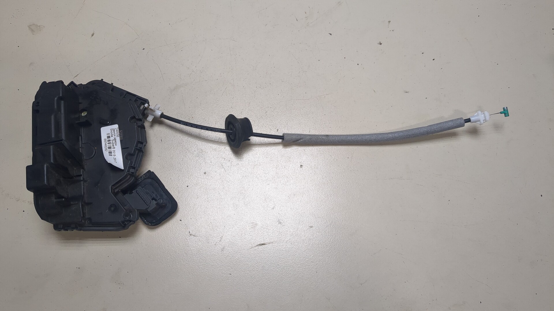 Замок двери задней левой