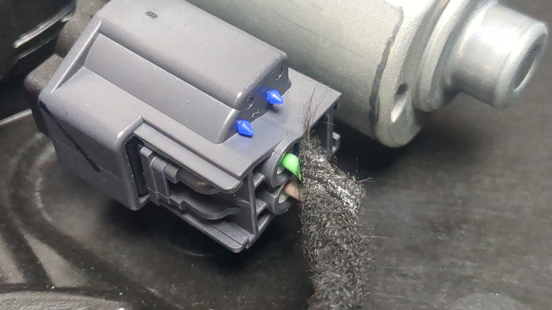 Стеклоподъемник электр. задний левый