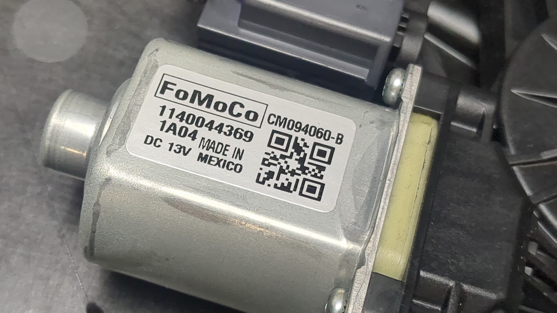 Стеклоподъемник электр. задний левый