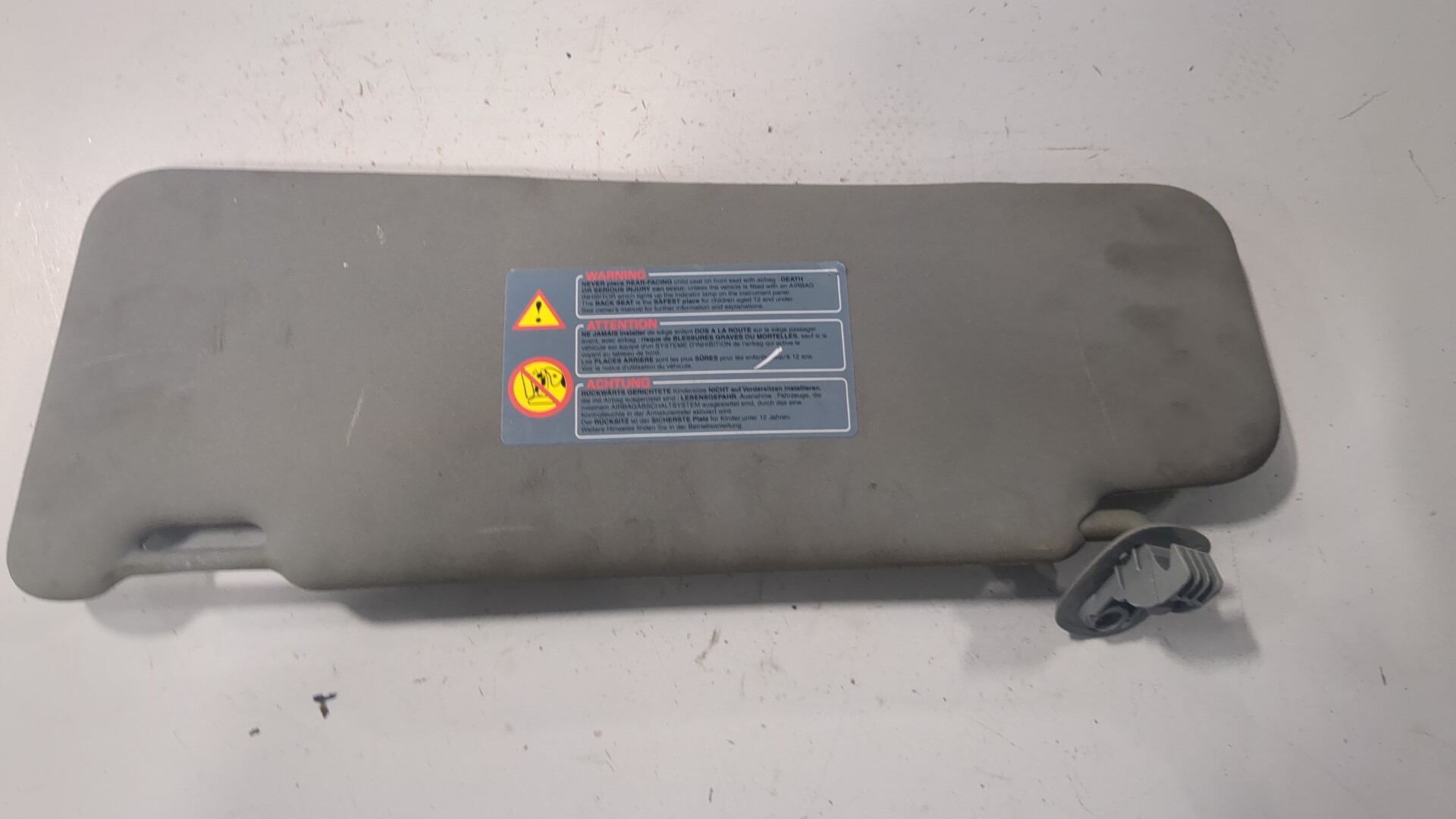 Козырек солнцезащитный