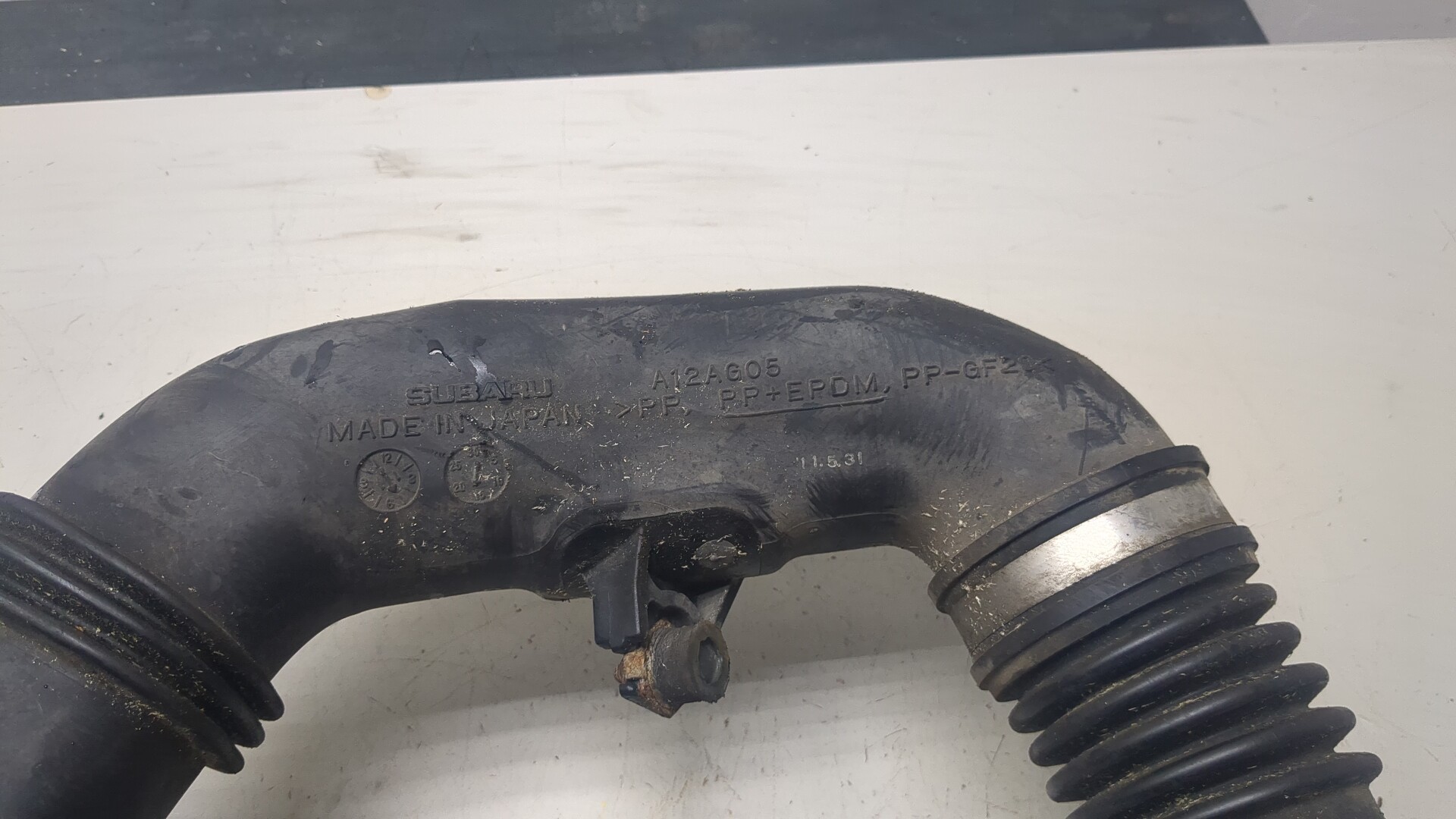 Патрубок воздушного фильтра